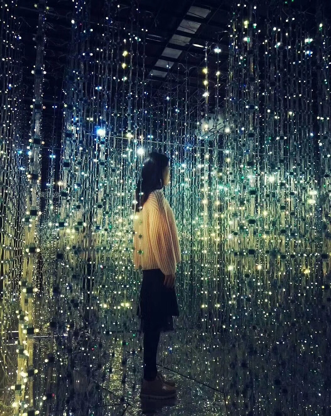 最美的不是下雨天,是曾与你体验过的镜花宫。