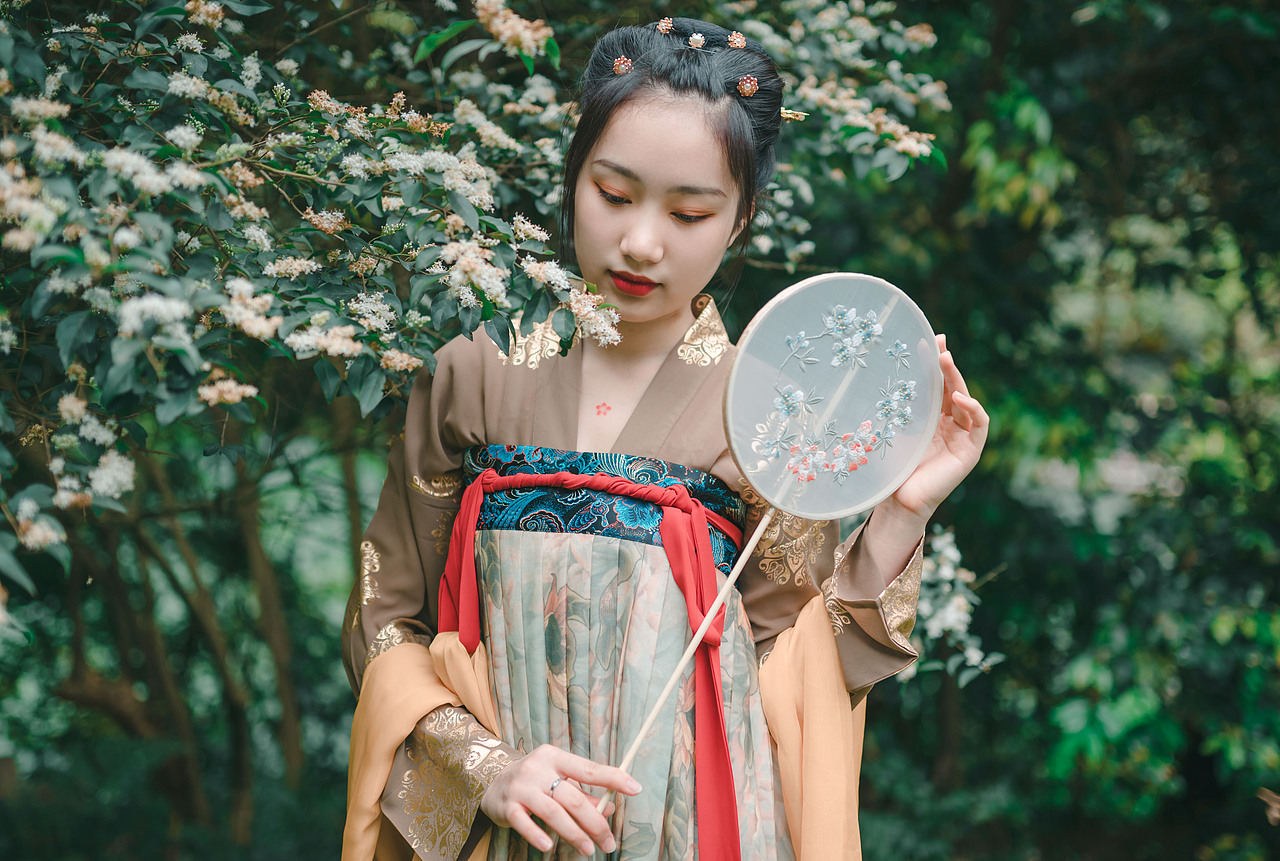2020.3.15廣西柳州龍?zhí)豆珗@漢服（圖ZMjAyNzg2MTgw） - 人像攝影 - 站酷設(shè)計師陳璐柳州攝影師原創(chuàng)素材 - 站酷ZCOOL