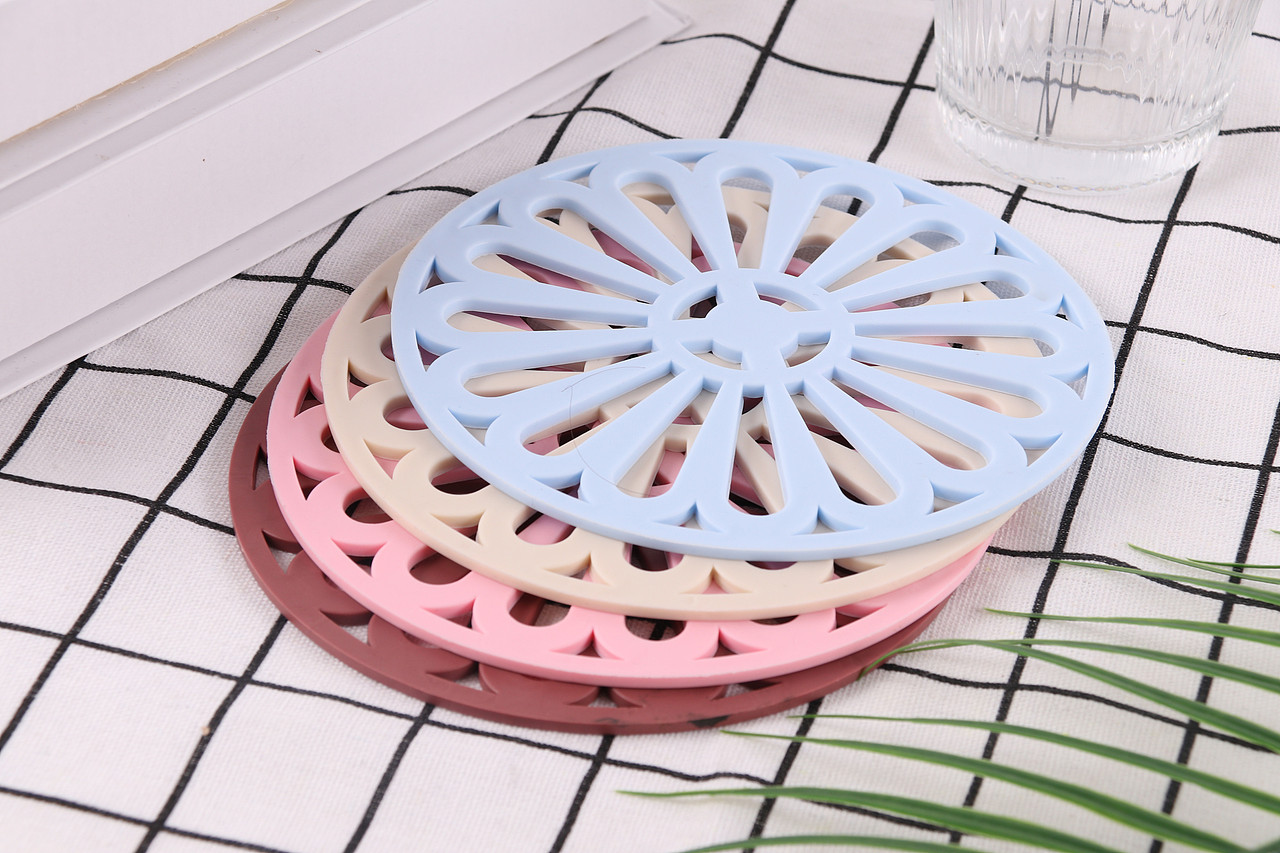 B01餐饮工具\C02-杯子水壶\V05塑料杯垫X2