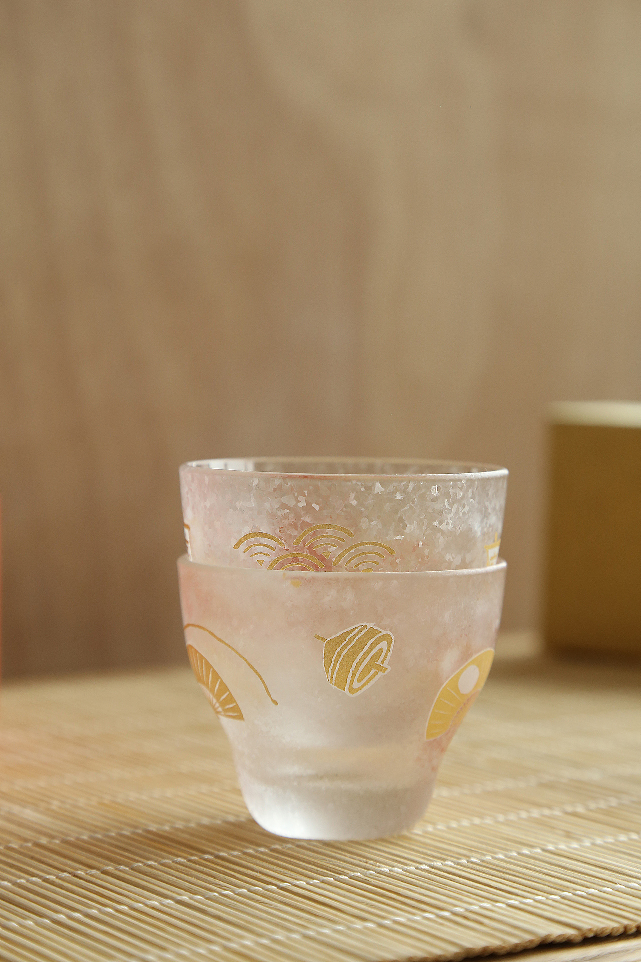 雪花纹吉祥物对杯手工玻璃杯