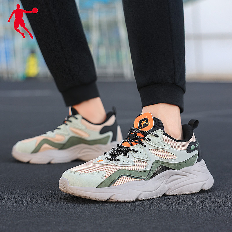 【详情】【修图】一组黑色跑道冷色调的跑鞋修图