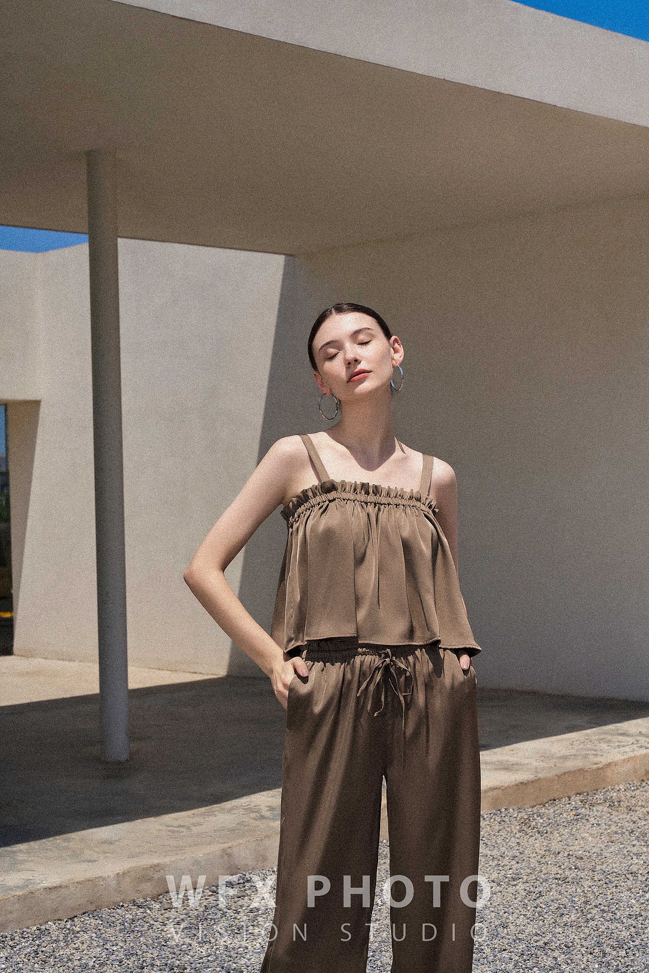 春夏女装服装 ｜电商服装摄影 ｜ 高级感拍摄（图ZMzQyNjIyNjY4） - 人像摄影 - 站酷设计师WFX无非新摄影原创素材 - 站酷ZCOOL