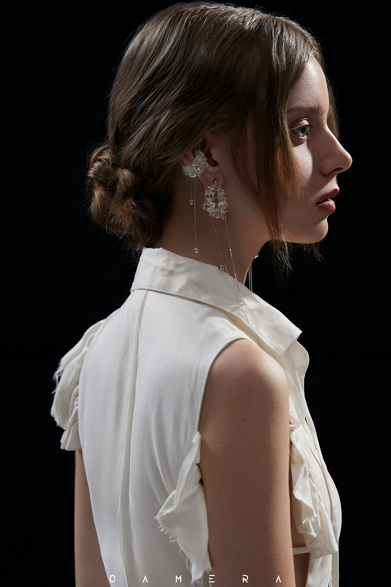 设计师款电商珠宝首饰拍摄小众饰品暗黑风格室内拍摄