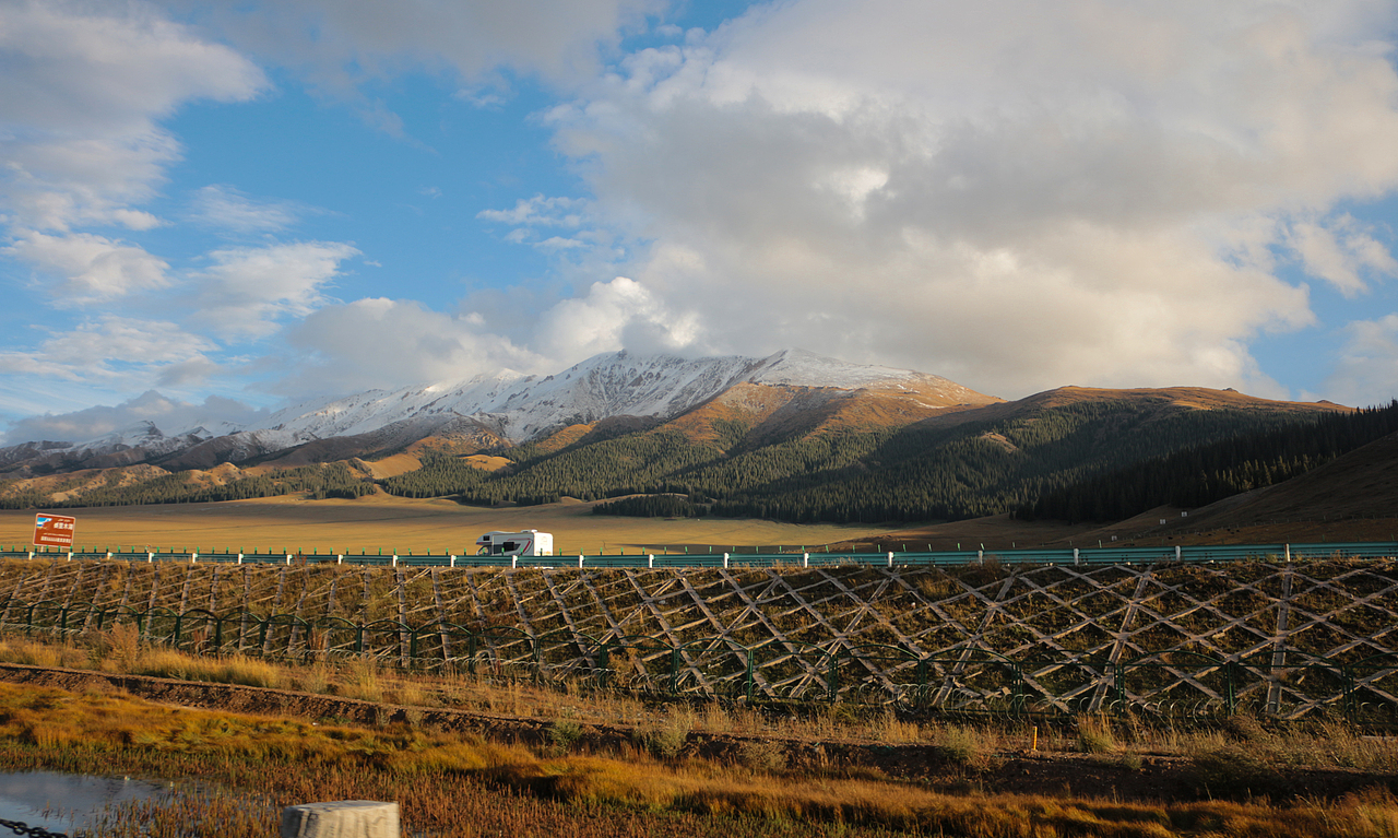 路上的风景（北疆行3）#唤醒相册 激活镜头里的多巴胺#（图ZMzUyMTg3OTMy） - 风光摄影 - 站酷设计师OK棒_原创素材 - 站酷ZCOOL