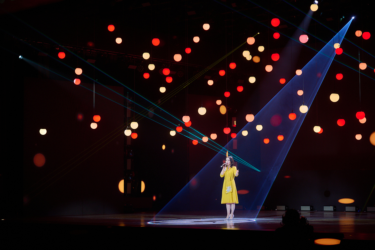 春节文艺晚会（图ZMzI4OTYyODA4） - 人像摄影 - 站酷设计师摄影李进原创素材 - 站酷ZCOOL