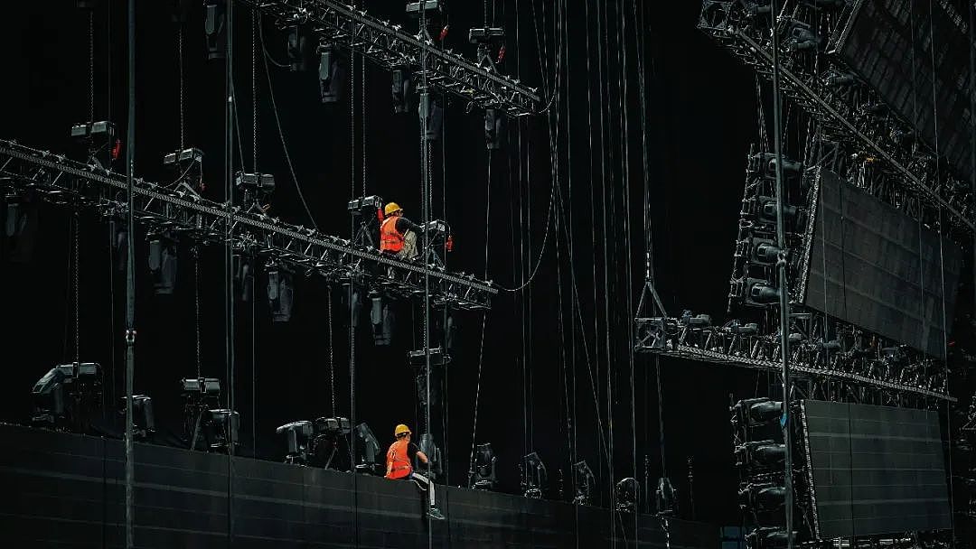 浙江卫视超级818汽车狂欢夜《裂 ● 变》