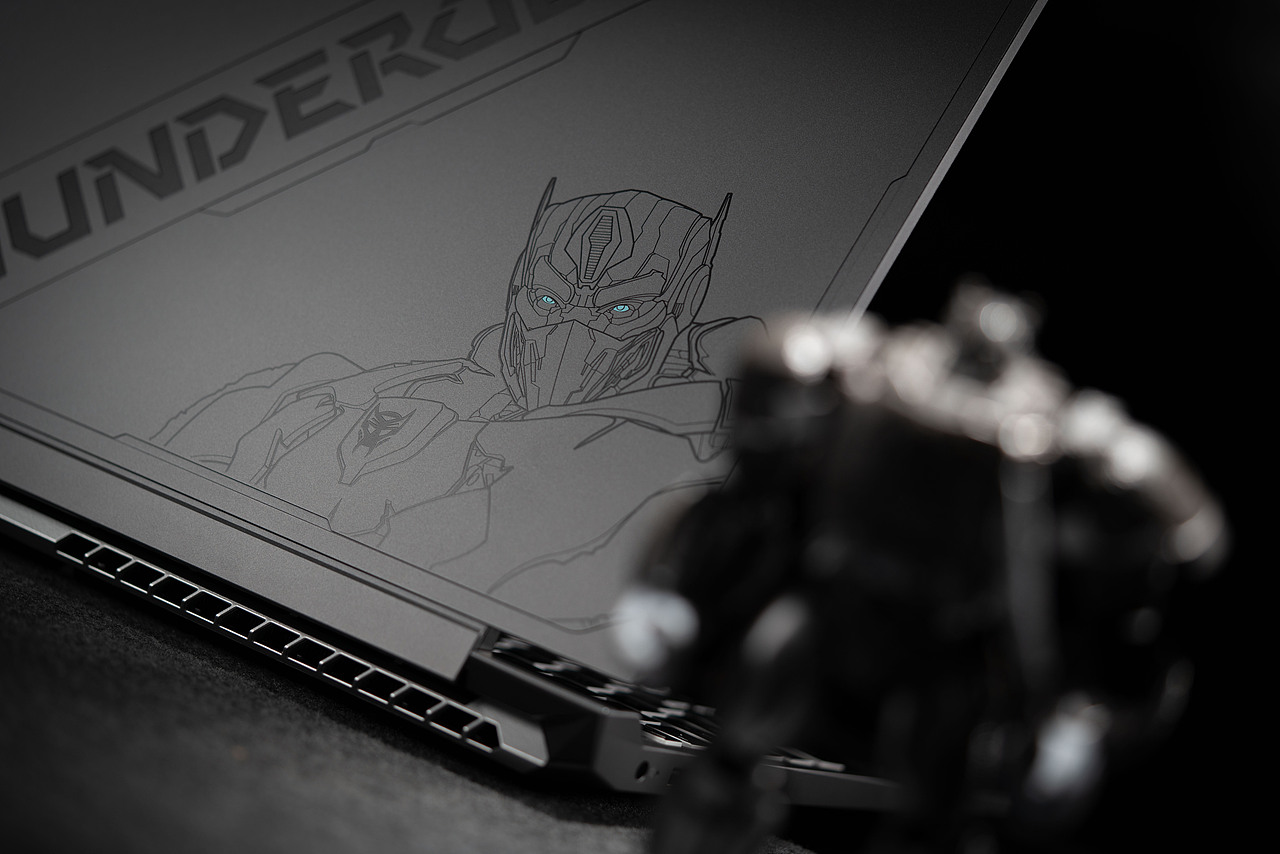 变形金刚7 THUBDEROBOT联名笔记本|擎天圣（图ZMzQxNzAxMDY4） - 产品摄影 - 站酷设计师蜡笔小泽原创素材 - 站酷ZCOOL