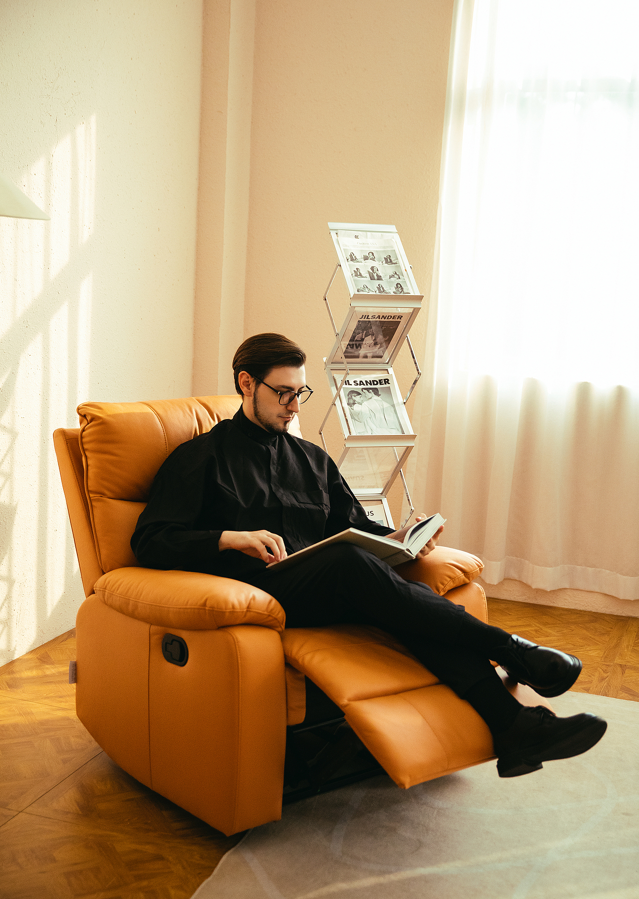 #恒林家居SOFA拍摄（图ZMzE5MzUzMjcy） - 人像摄影 - 站酷设计师Sawyerchan原创素材 - 站酷ZCOOL