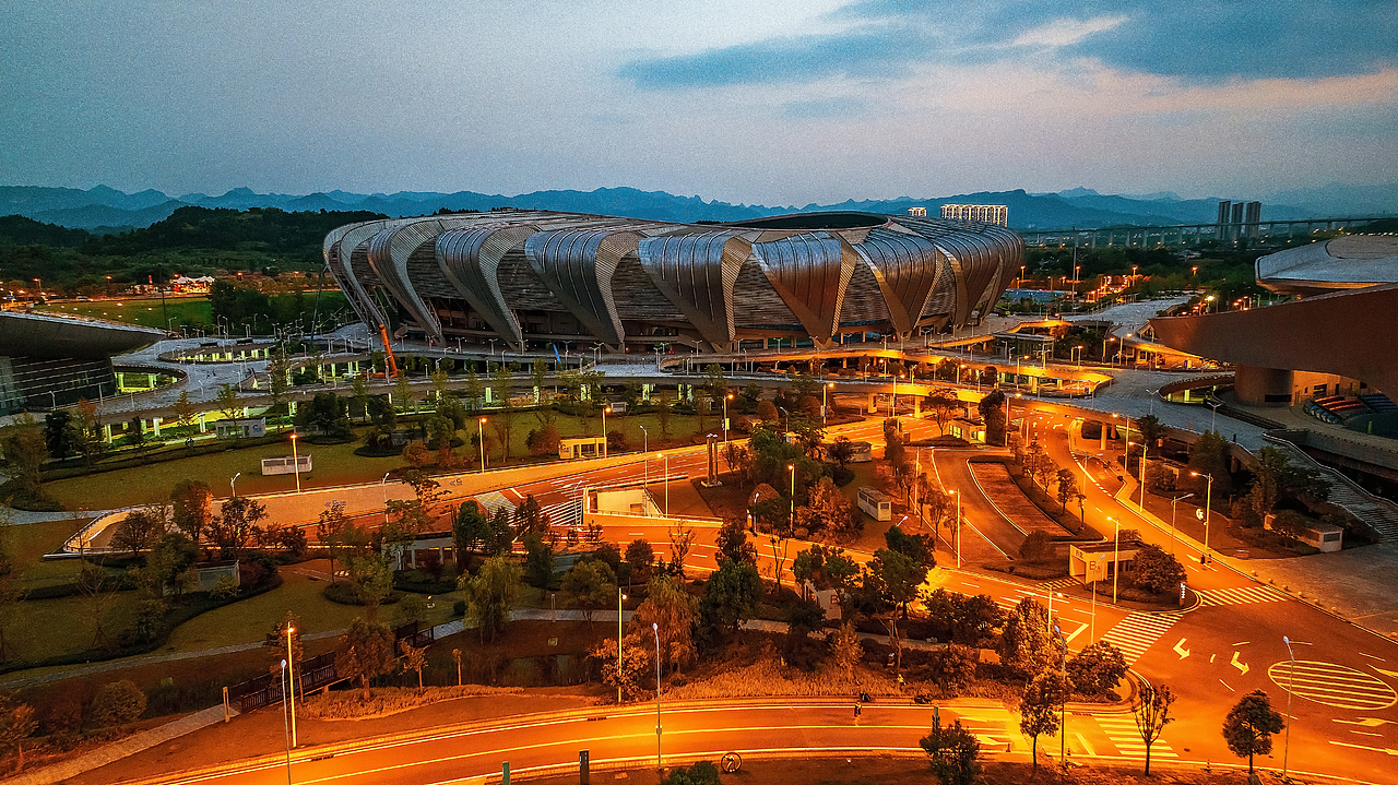湖北宜昌奥林匹克运动中心昼夜航拍图片