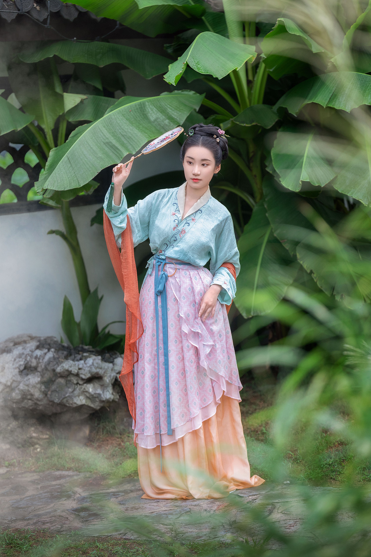 烟雨楼台荷花池（图ZMzE1MTM4ODcy） - 人像摄影 - 站酷设计师糊涂仙人LEO原创素材 - 站酷ZCOOL