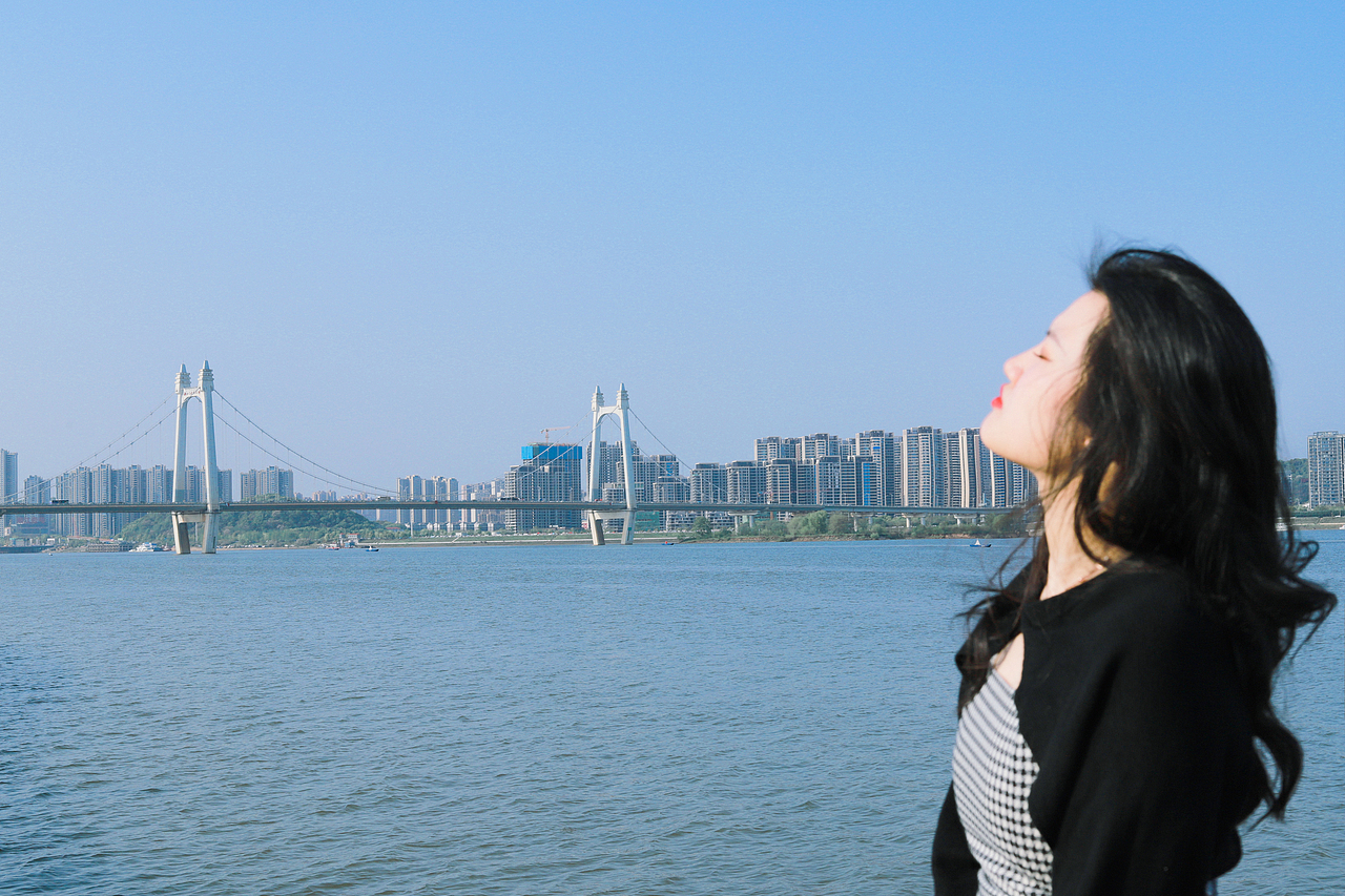 长沙中科鼎实旁边的海景|人像拍摄（图ZMzM3MzA5NzE2） - 人像摄影 - 站酷设计师Evak_倩倩原创素材 - 站酷ZCOOL