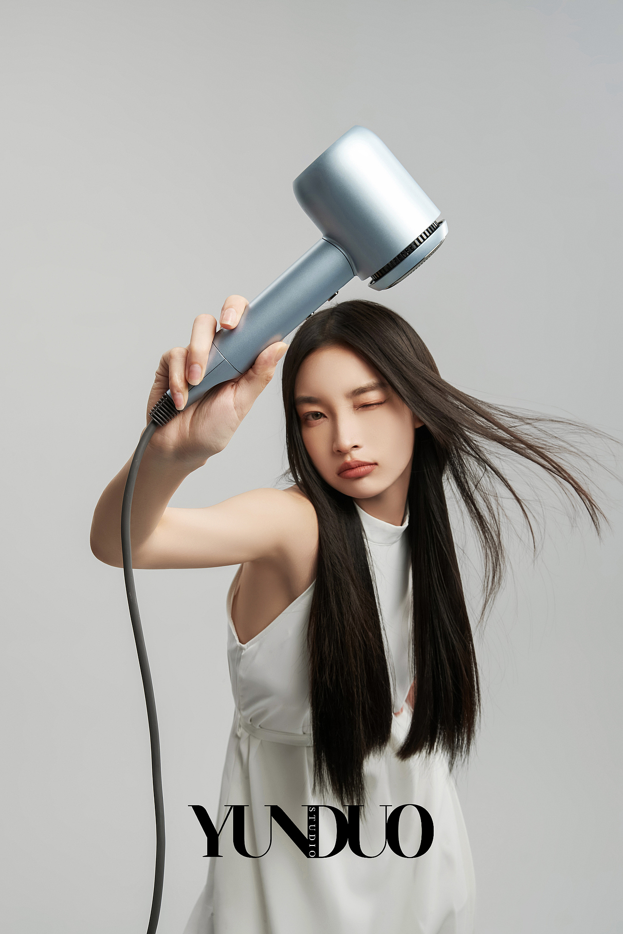 MAC 吹风机 直发器 护发产品 形象片拍摄（图ZMzIzNTMyMjY0） - 产品摄影 - 站酷设计师陨朵商拍刘大奇原创素材 - 站酷ZCOOL