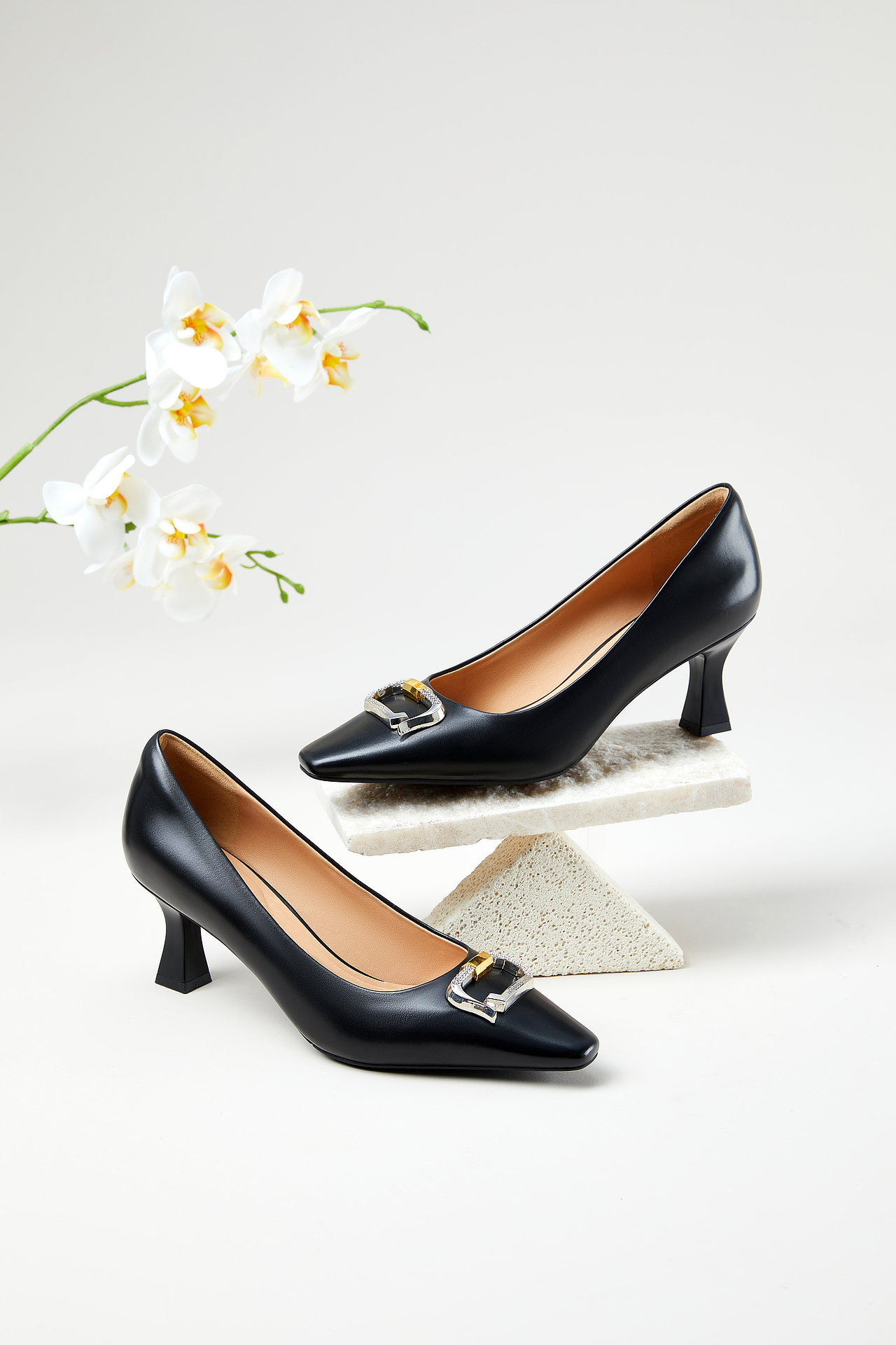 《natursun》女鞋春季静物创意精修图（图ZMjk3NzczMTg4） - 修图/后期 - 站酷设计师KC兔子原创素材 - 站酷ZCOOL