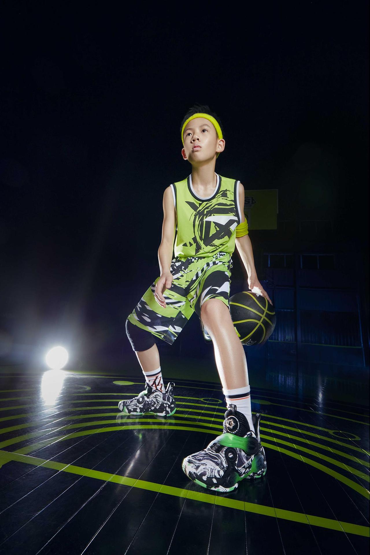 安踏KIDS异形2.0酷炫亮相 叱咤球场势不可挡（图ZMzA3Mjg5MTc2） - 鞋履设计 - 站酷设计师DANFO原创素材 - 站酷ZCOOL