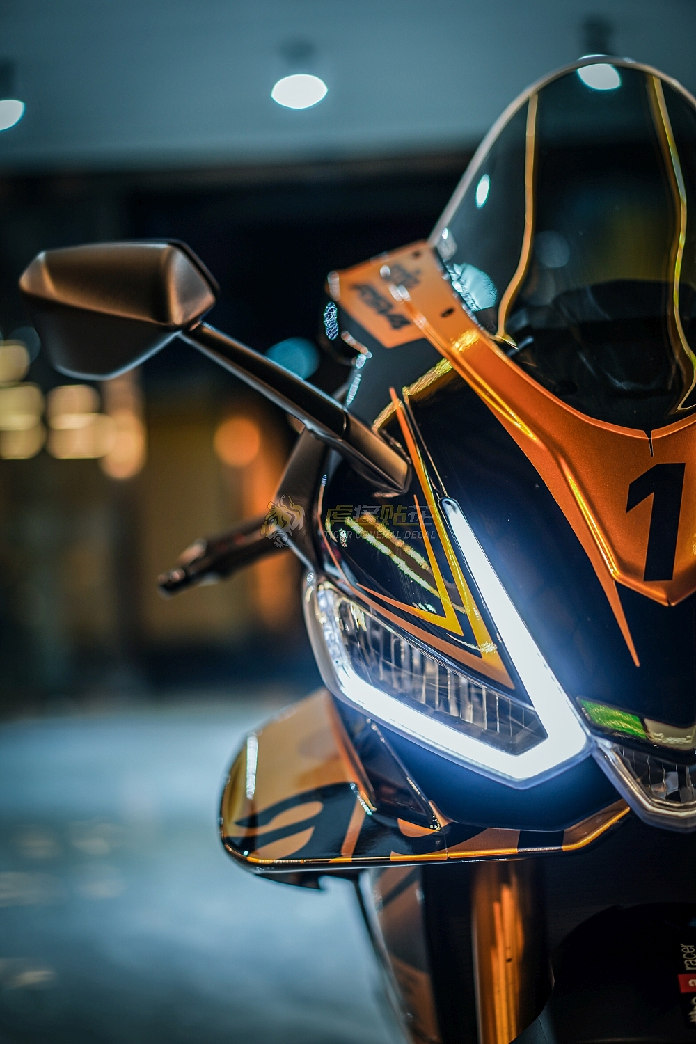 阿普利亚22款RSV4改黑金拉花涂装-3M彩绘改色膜