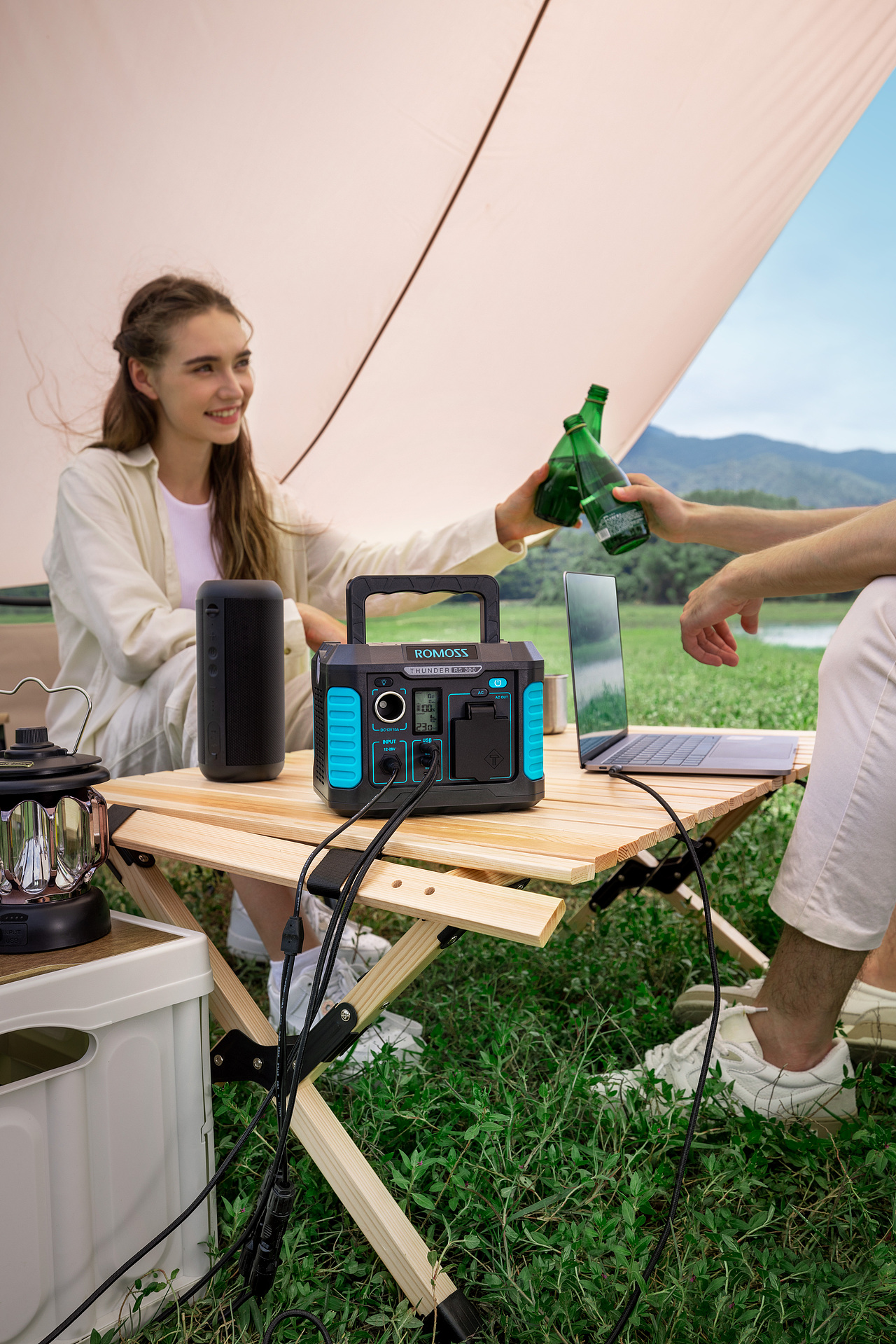 罗马仕雷霆系列 RS300-1500 户外电源拍摄