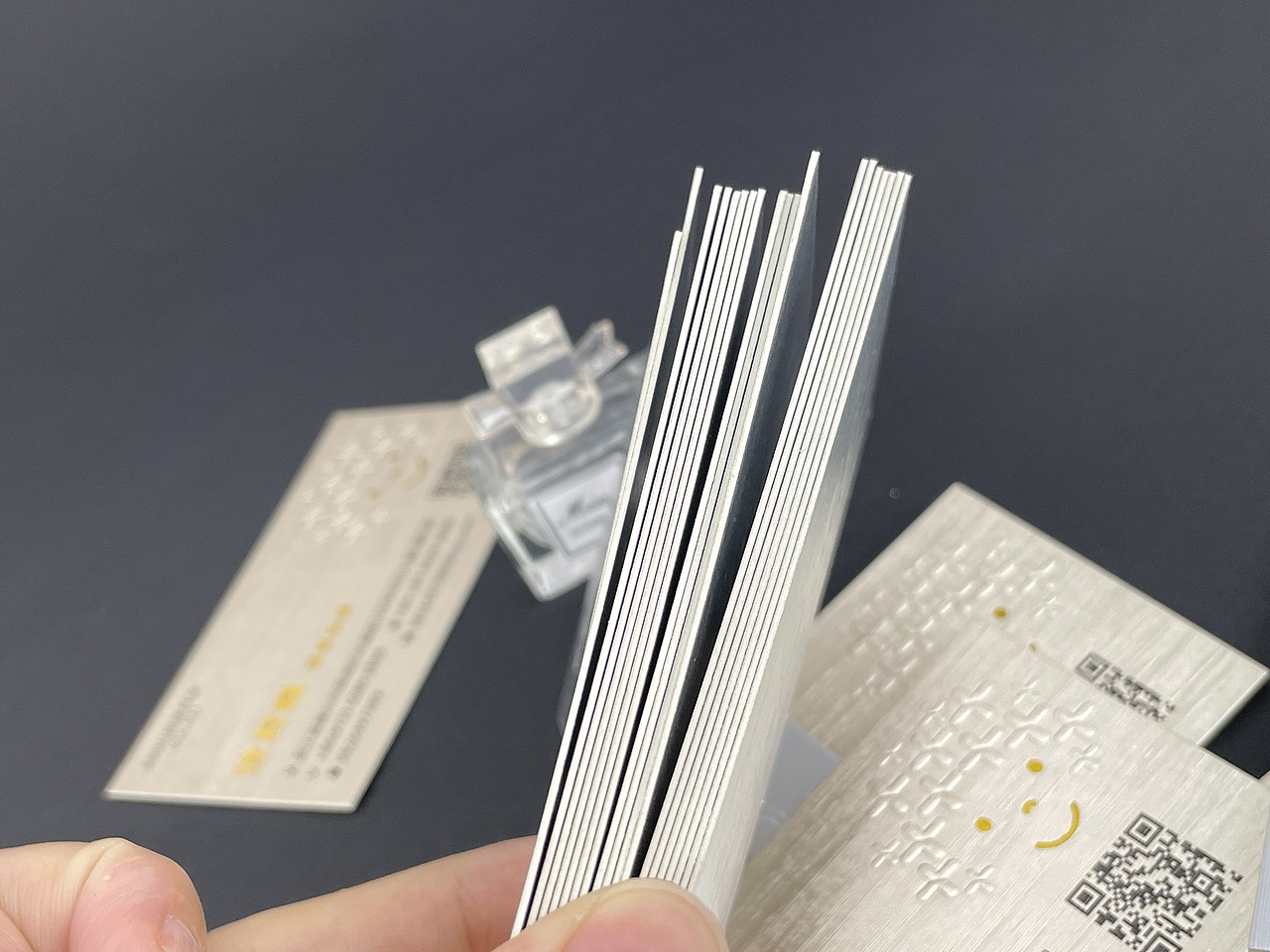 名片家|500克金属拉丝金/拉丝银金色名片制作高档名片（图ZMzQ4ODI1ODU2） - 宣传物料 - 站酷设计师名片家原创素材 - 站酷ZCOOL