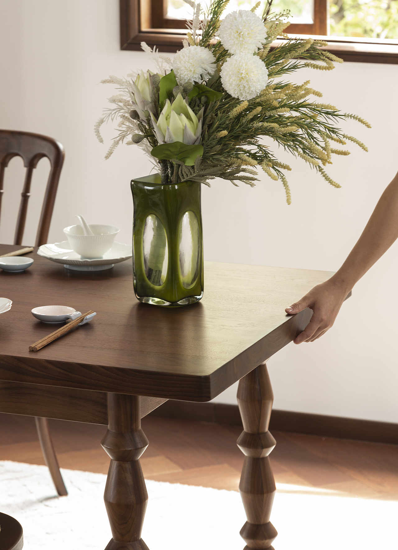 家居摄影-工作台 | 黑胡桃复古家具视觉呈现