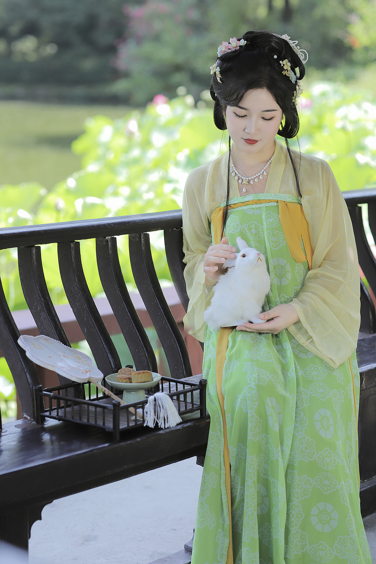 客片｜夏日荷花可爱少女汉服写真（图ZMzA5ODExNzAw） - 人像摄影 - 站酷设计师成都摄影安静原创素材 - 站酷ZCOOL