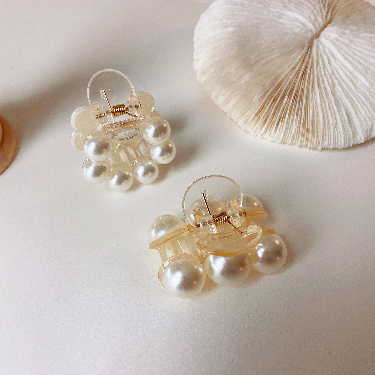 ins风冷淡风耳饰耳环场景图拍摄 合金 银饰品模特拍摄（图ZMjUzNDQxODUy） - 产品摄影 - 站酷设计师何以朱颜原创素材 - 站酷ZCOOL