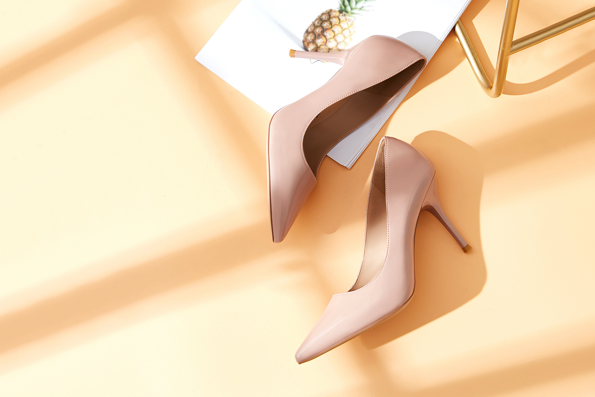 女鞋创意场景拍摄