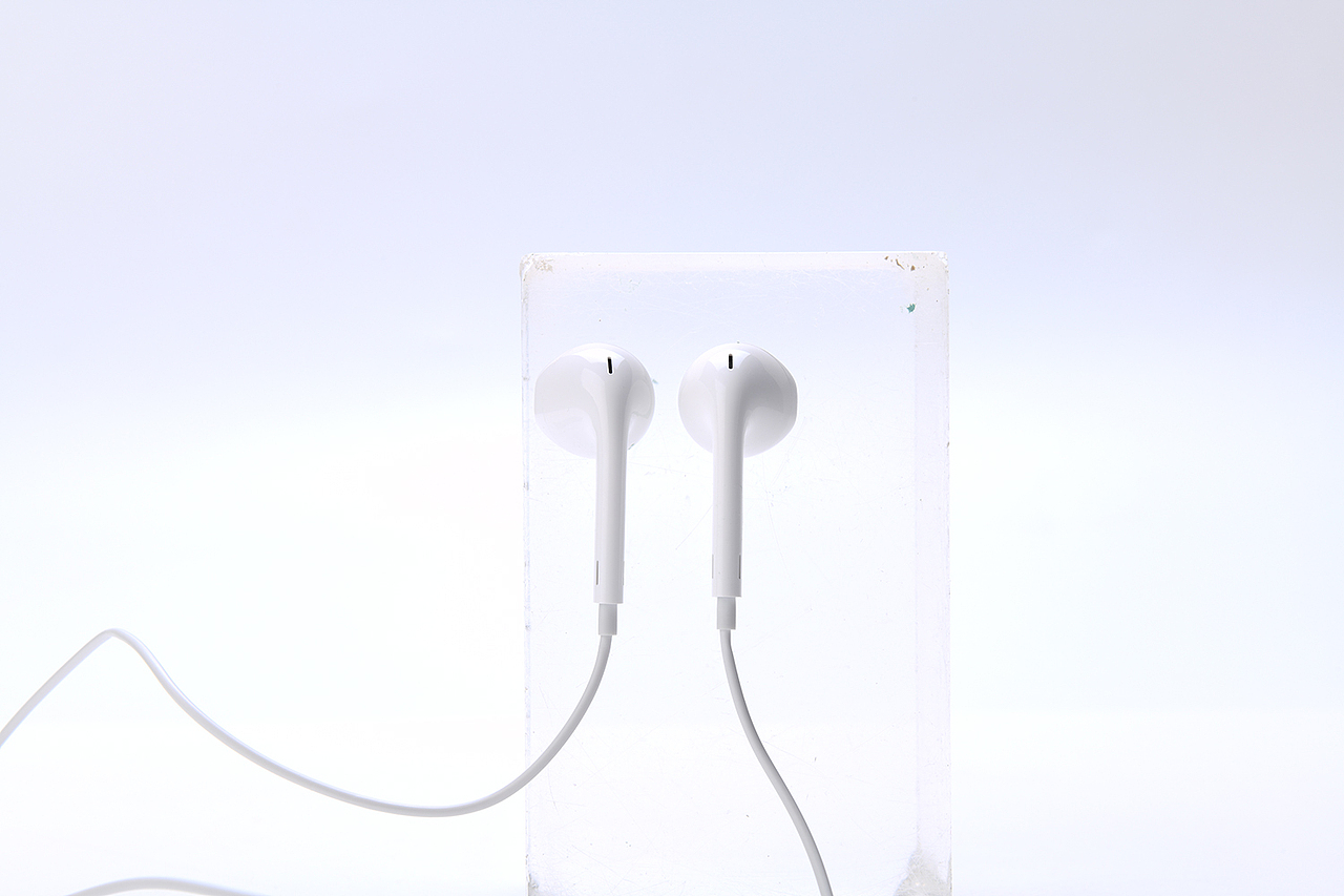 亚马逊摄影设计 | 苹果耳机