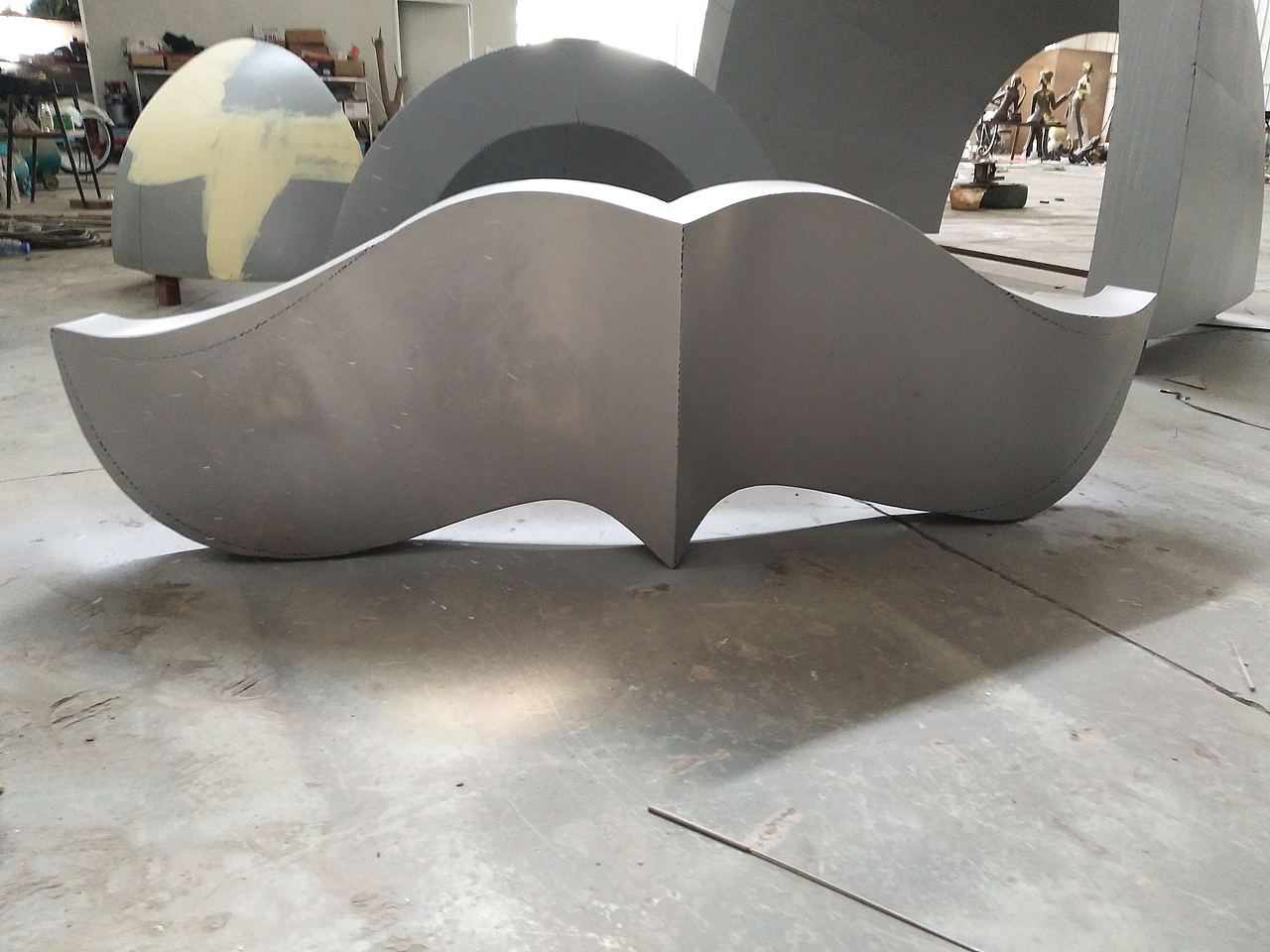 金属不锈钢雕塑锻造烤漆效果生产制作流程介绍