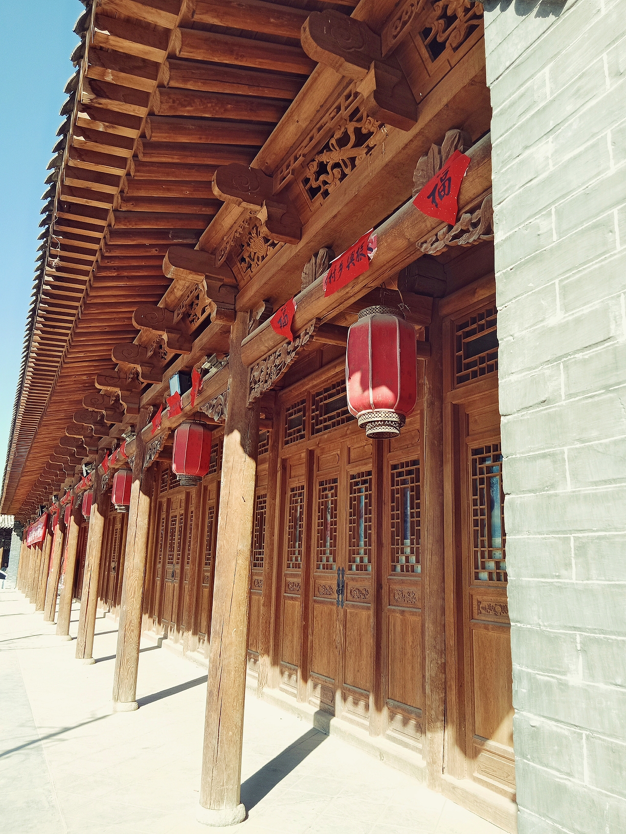 大红灯笼高高挂