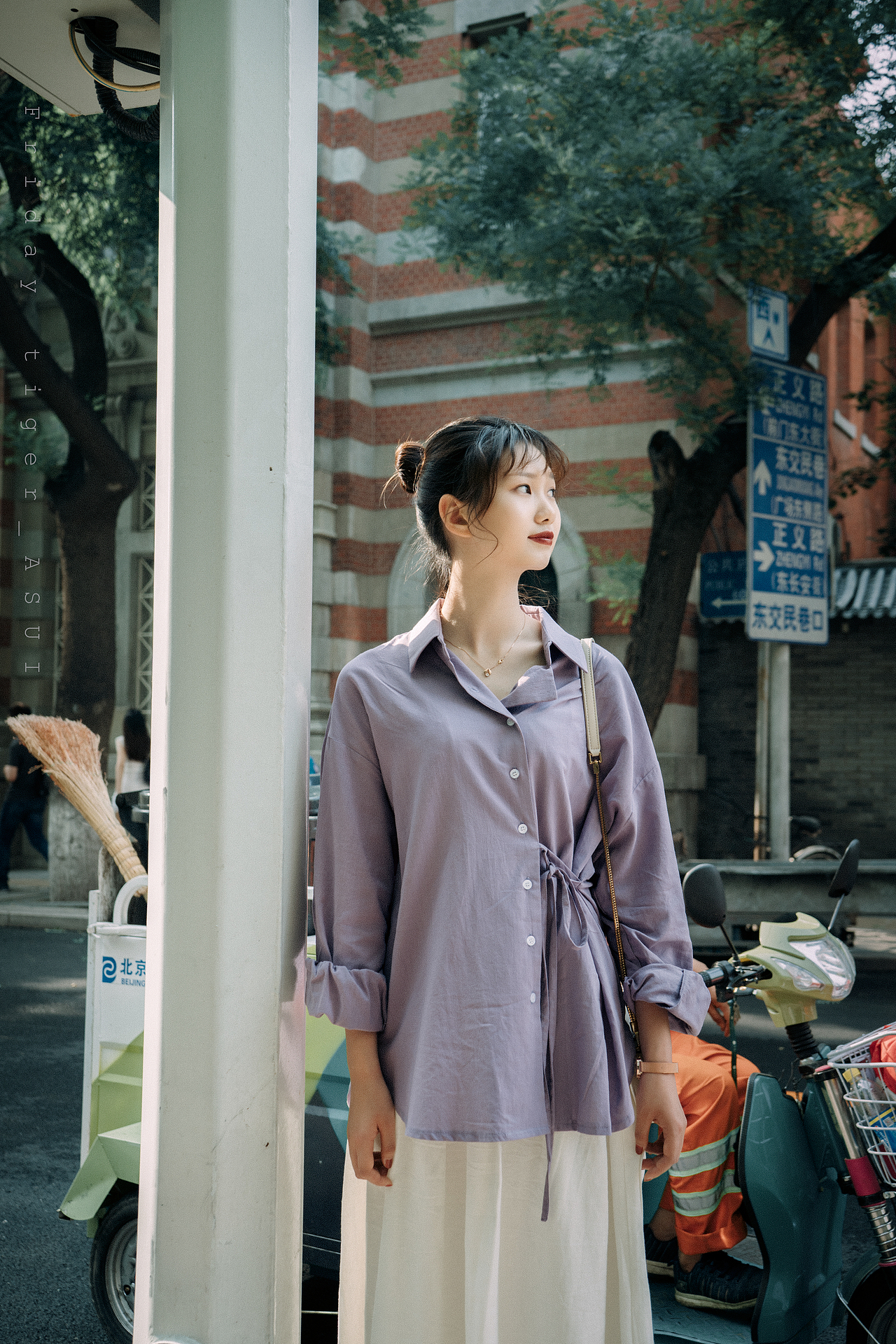 在东交民巷遛弯儿的阿J（图ZMTY2NjY4MTQ0） - 人像摄影 - 站酷设计师睢亦原创素材 - 站酷ZCOOL