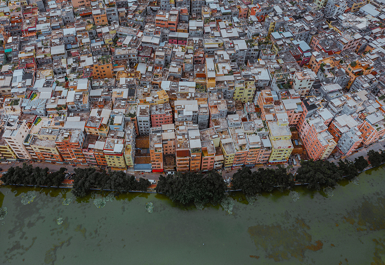 忽明忽暗 · 城中烟火 / 广州城中村主题系列 I