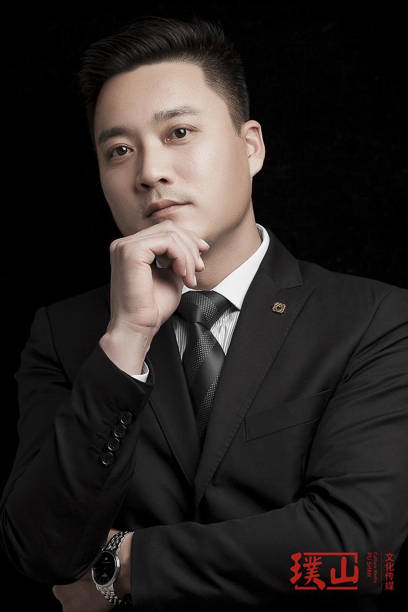 商务照形象照晟邦物业高管肖像