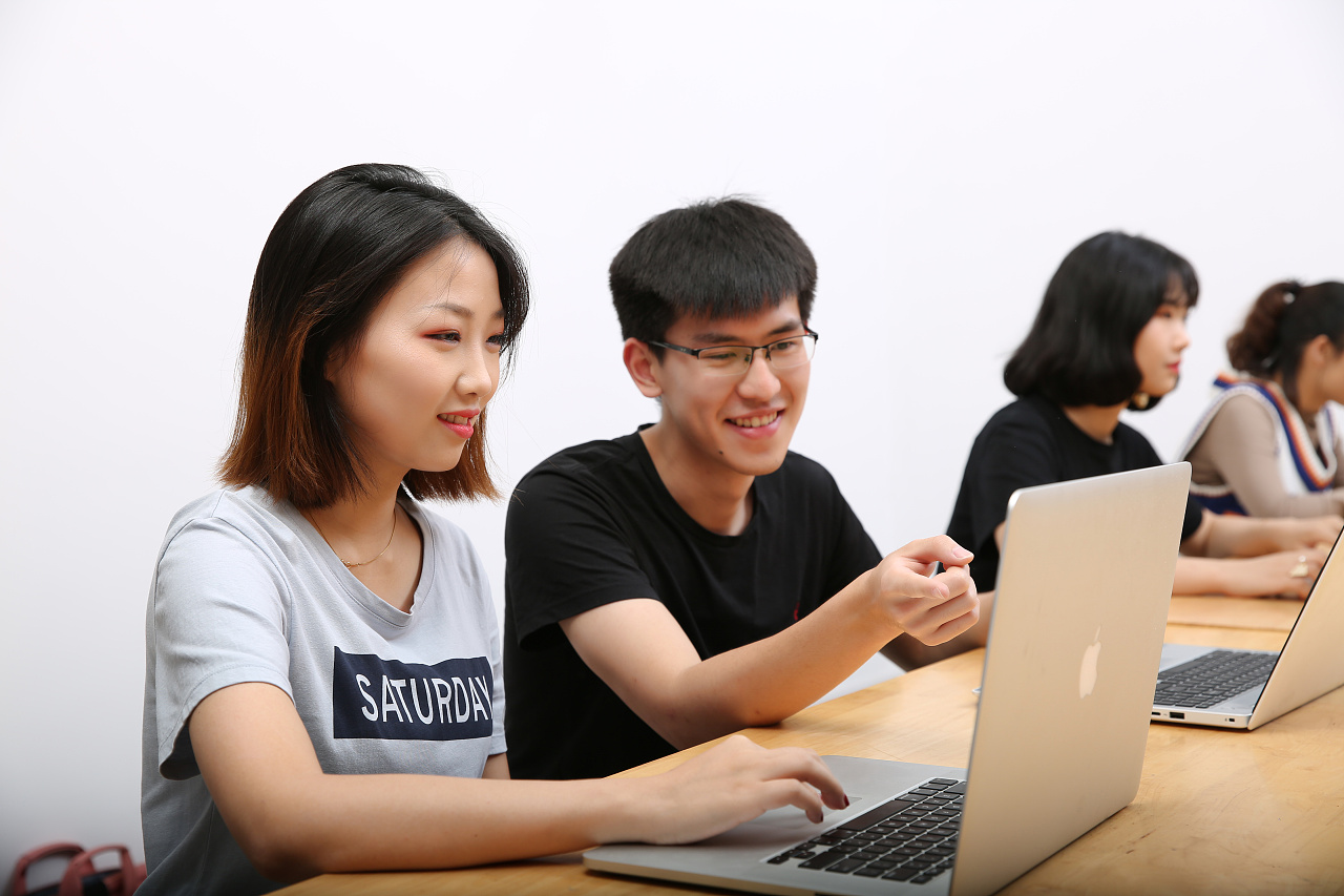 山东师范大学形象宣传照