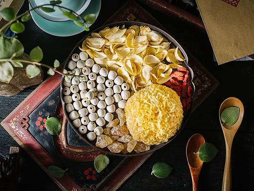 吃了这碗稠羹，也把肝火都降了降。