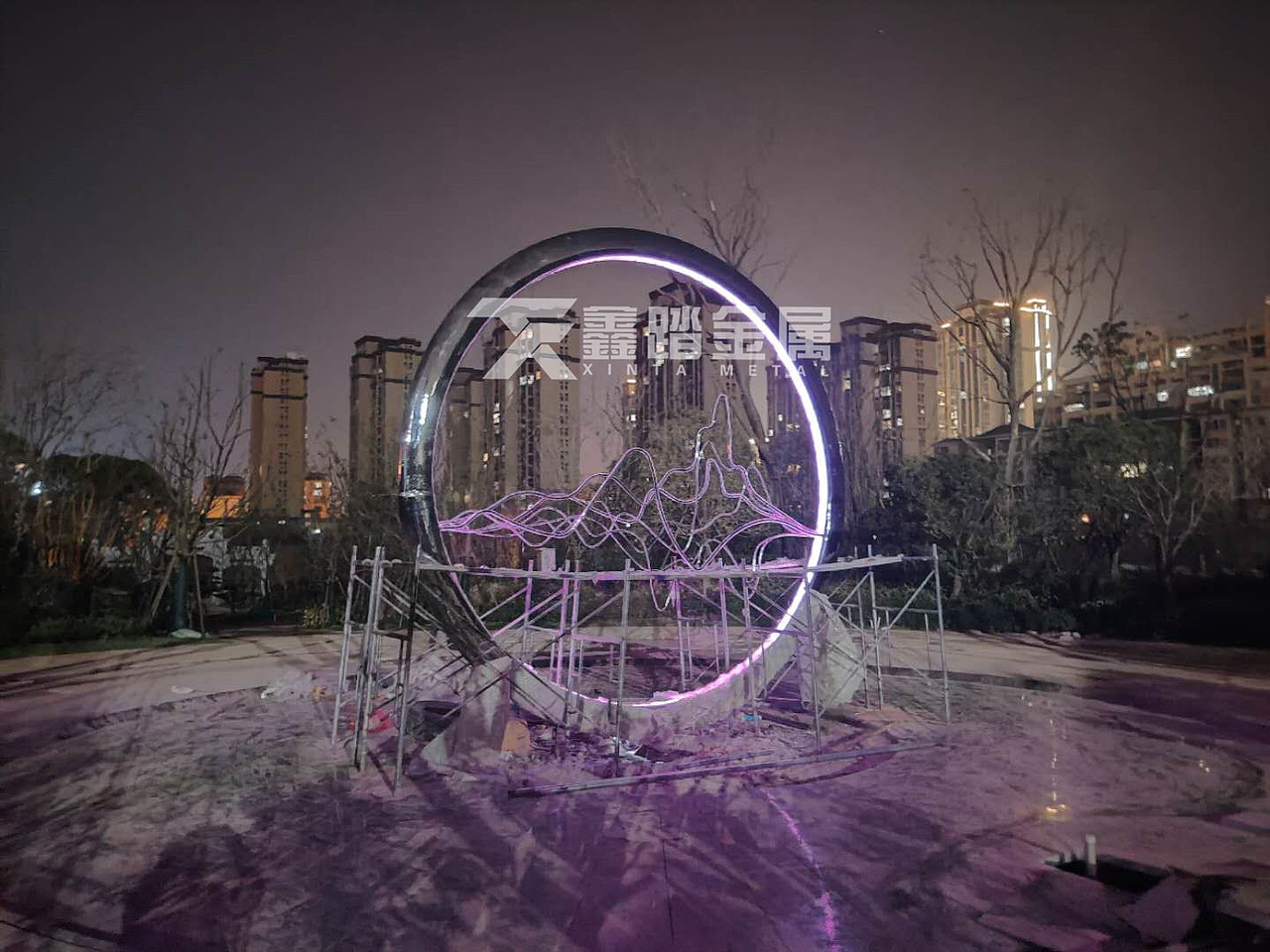 现代小区园区景观不锈钢雕塑摆件 发光不锈钢圆环雕塑