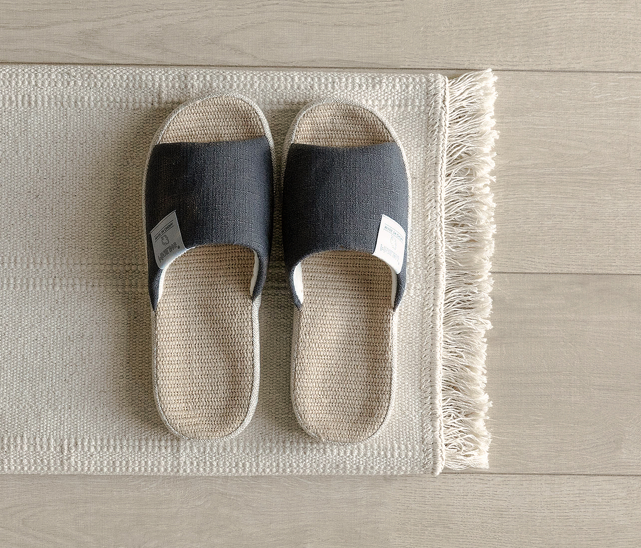 家居亚麻拖鞋（图ZMjQwNjg0NjMy） - 产品摄影 - 站酷设计师胖胖浩原创素材 - 站酷ZCOOL