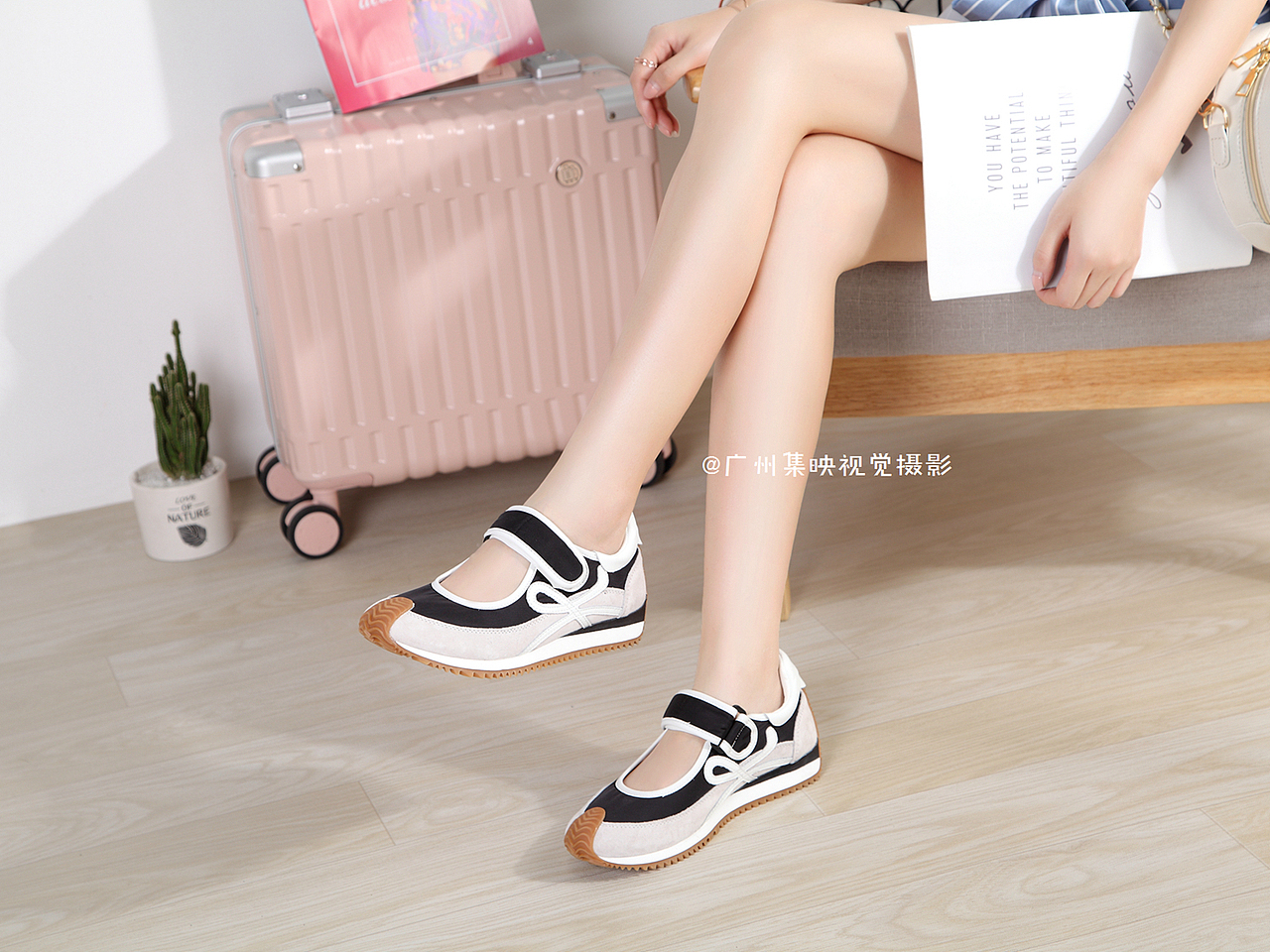 一件起拍摄女鞋图片真皮单鞋网拍凉鞋场景脚模特摄影