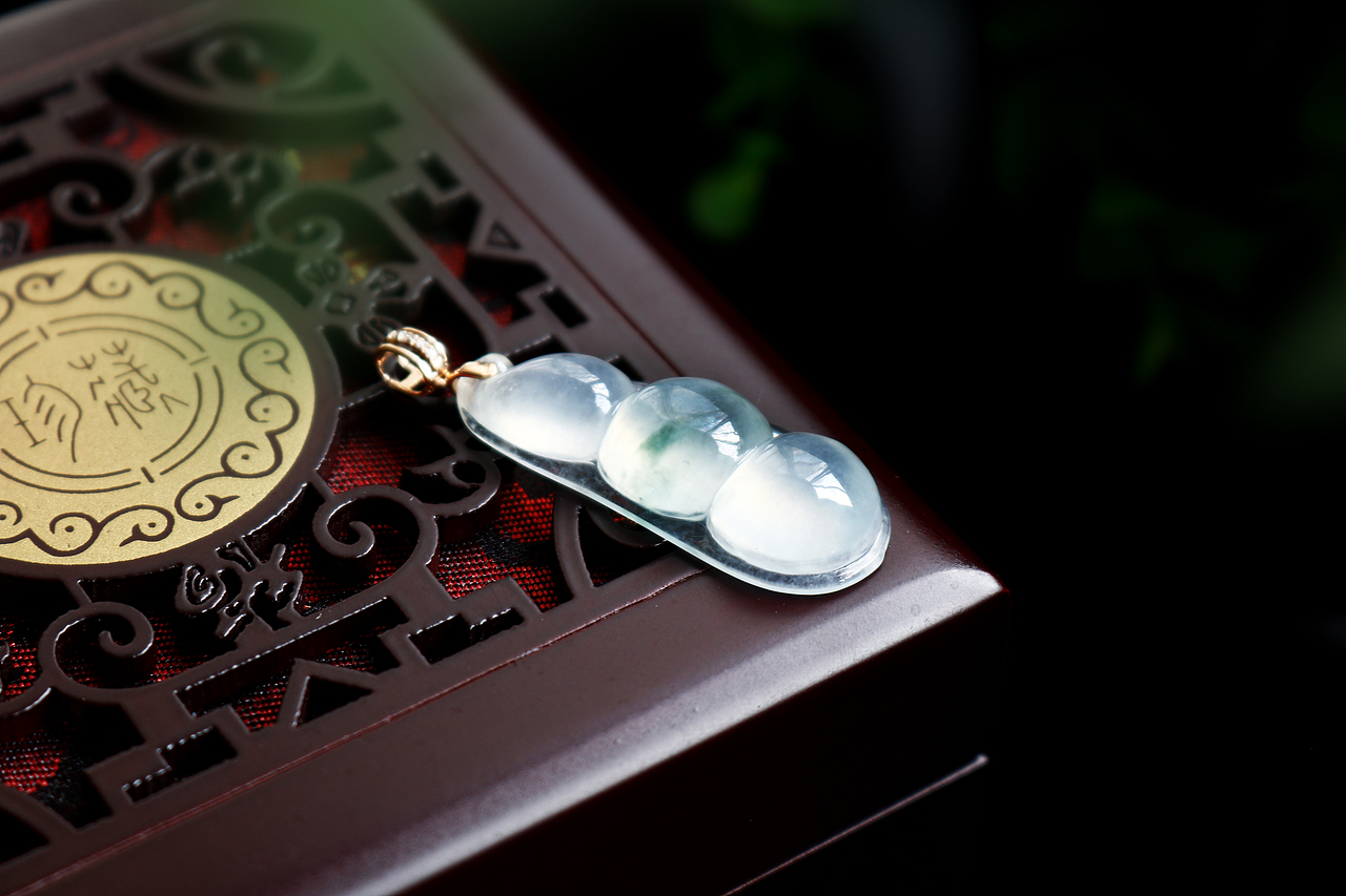 翡翠飘花福豆（图ZMjIyNzI0ODY4） - 产品摄影 - 站酷设计师吉丶李原创素材 - 站酷ZCOOL