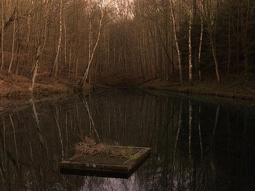 面對(duì)深淵（個(gè)人主頁(yè)-ZNTI0NDM0ODg=） - 其他攝影 - 站酷設(shè)計(jì)師錯(cuò)梵天原創(chuàng)素材 - 站酷ZCOOL