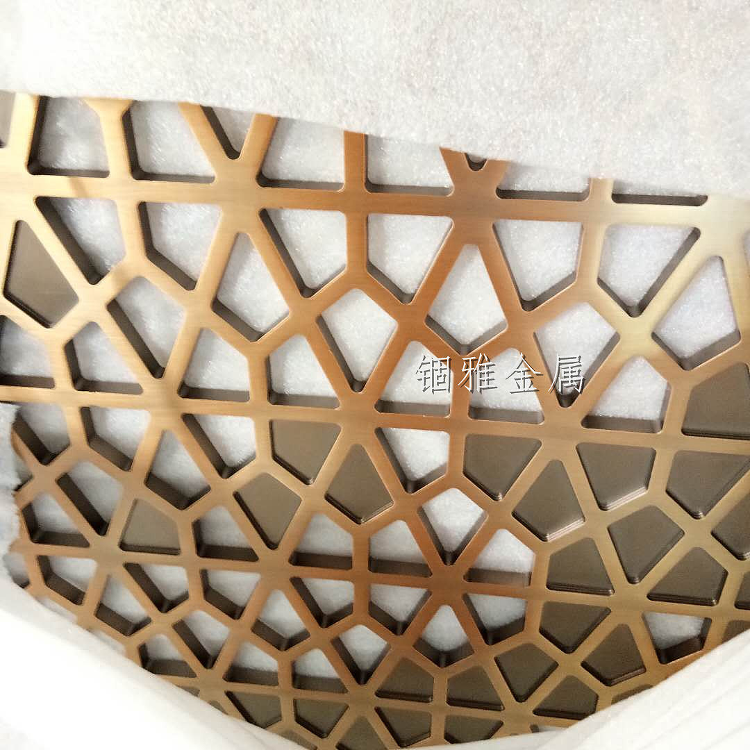 你喜欢的青古铜铝艺精雕屏风花格，铝板雕刻青古铜屏风