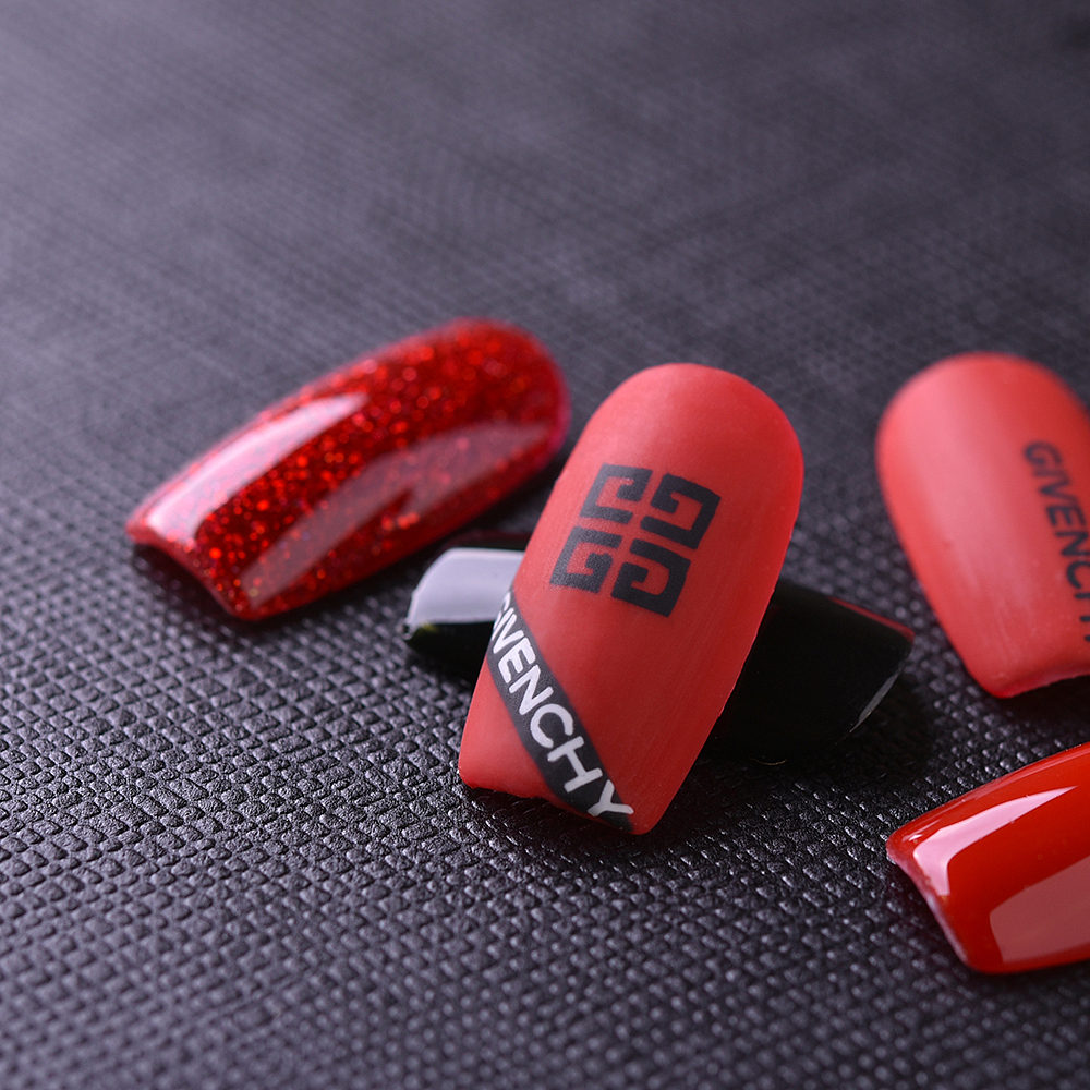 欧美高级感美甲摄影 时尚大牌风格 暗调 暗色系摄影