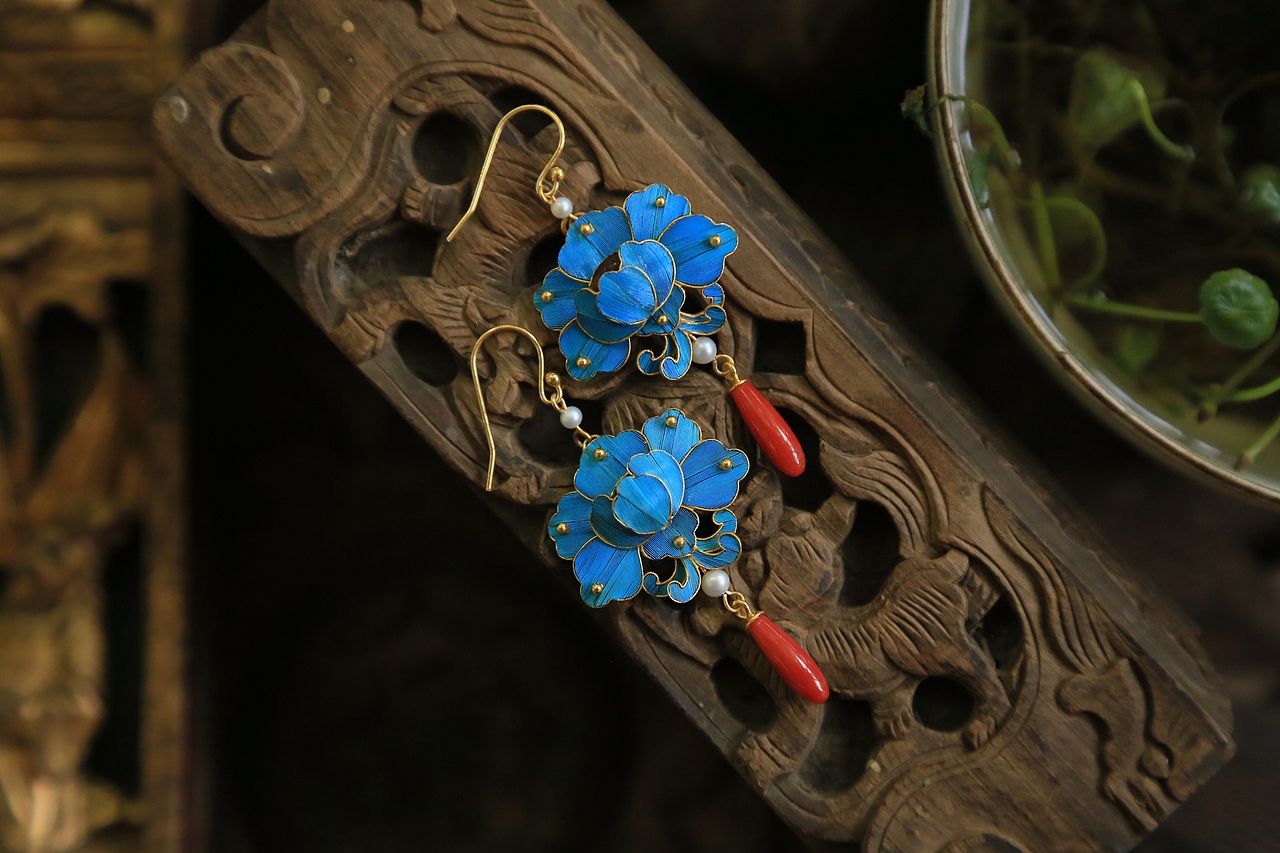 殊宫古典珠宝非遗点翠花丝镶嵌传统工艺