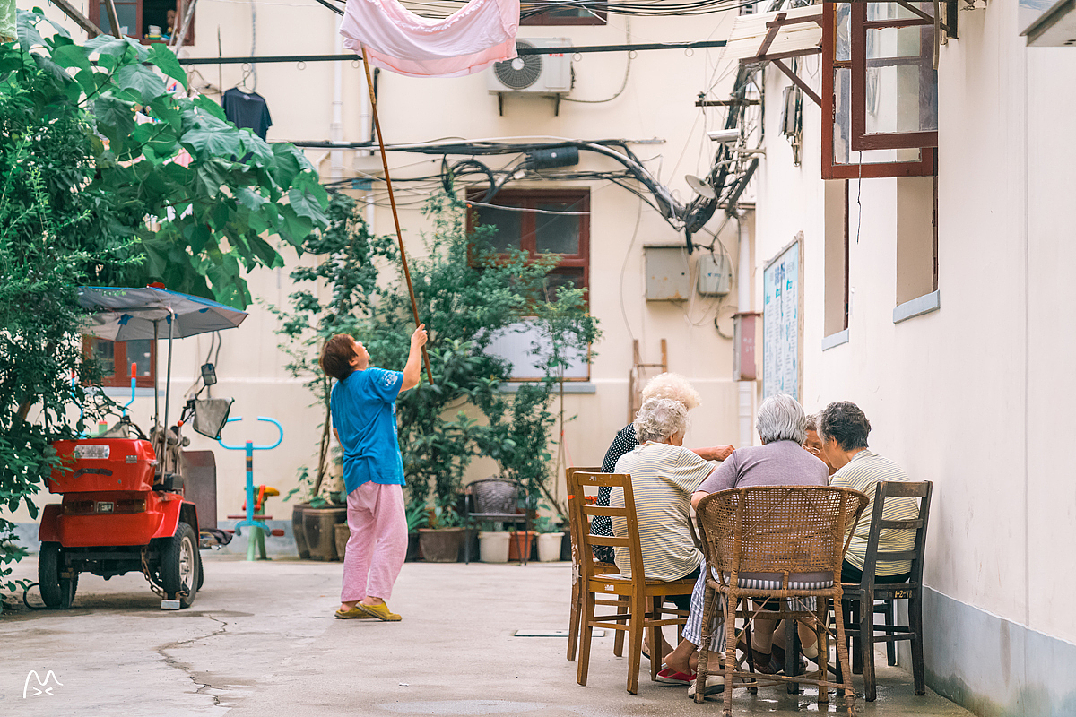 行走在上海的大街小巷（图ZNTYyODcyMTI=） - 人文/纪实摄影 - 站酷设计师喵呜不停原创素材 - 站酷ZCOOL