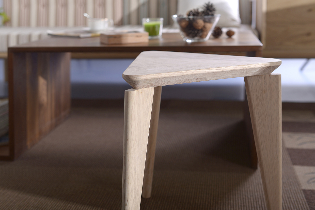 原木·原创·三角凳