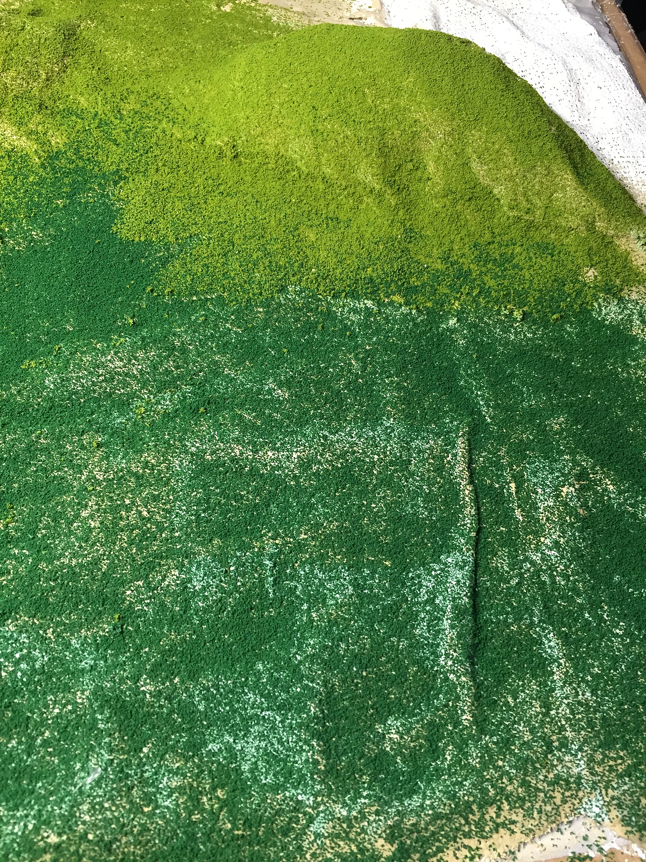 使用不同颜色的草粉做植被