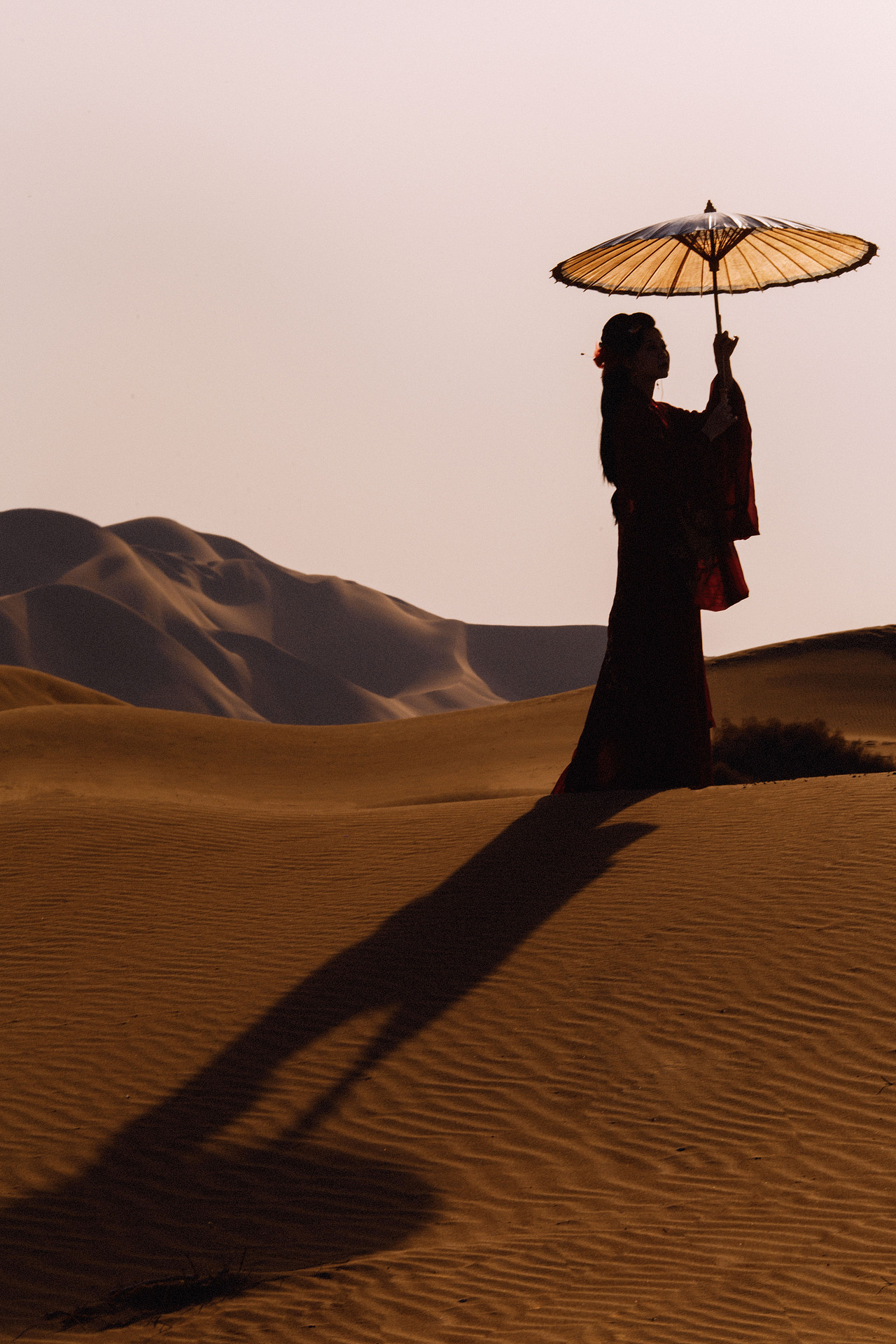 漠上行（图ZMTU1NDMwMDY4） - 人像摄影 - 站酷设计师若寒Rock原创素材 - 站酷ZCOOL