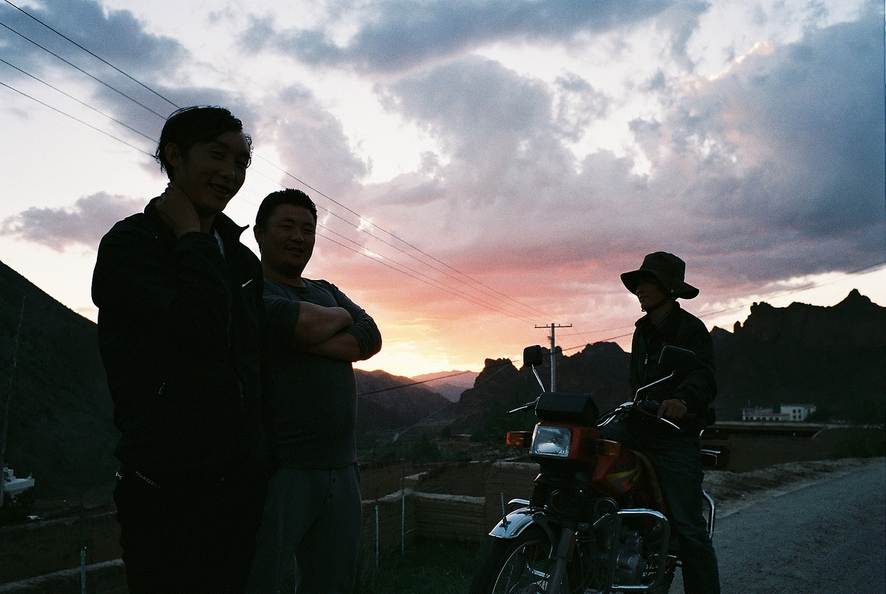 甘南到青海（图ZMTQyOTIxOTcy） - 人文/纪实摄影 - 站酷设计师街头春哥原创素材 - 站酷ZCOOL