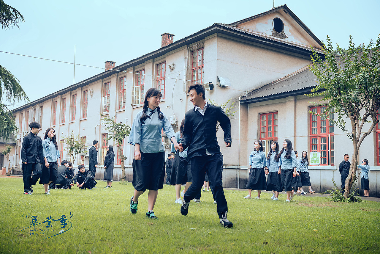 大学和我们（图ZNTIxNDMxOTI=） - 人像摄影 - 站酷设计师摄影李松波原创素材 - 站酷ZCOOL