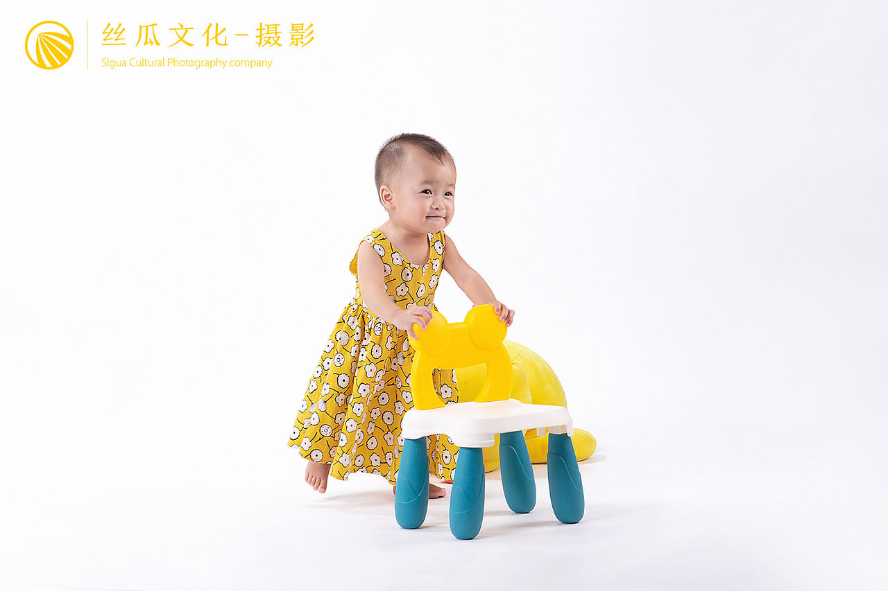 兒童周歲紀(jì)念照（圖ZMjY5NzkxMjIw） - 人像攝影 - 站酷設(shè)計(jì)師產(chǎn)品攝影精修原創(chuàng)素材 - 站酷ZCOOL