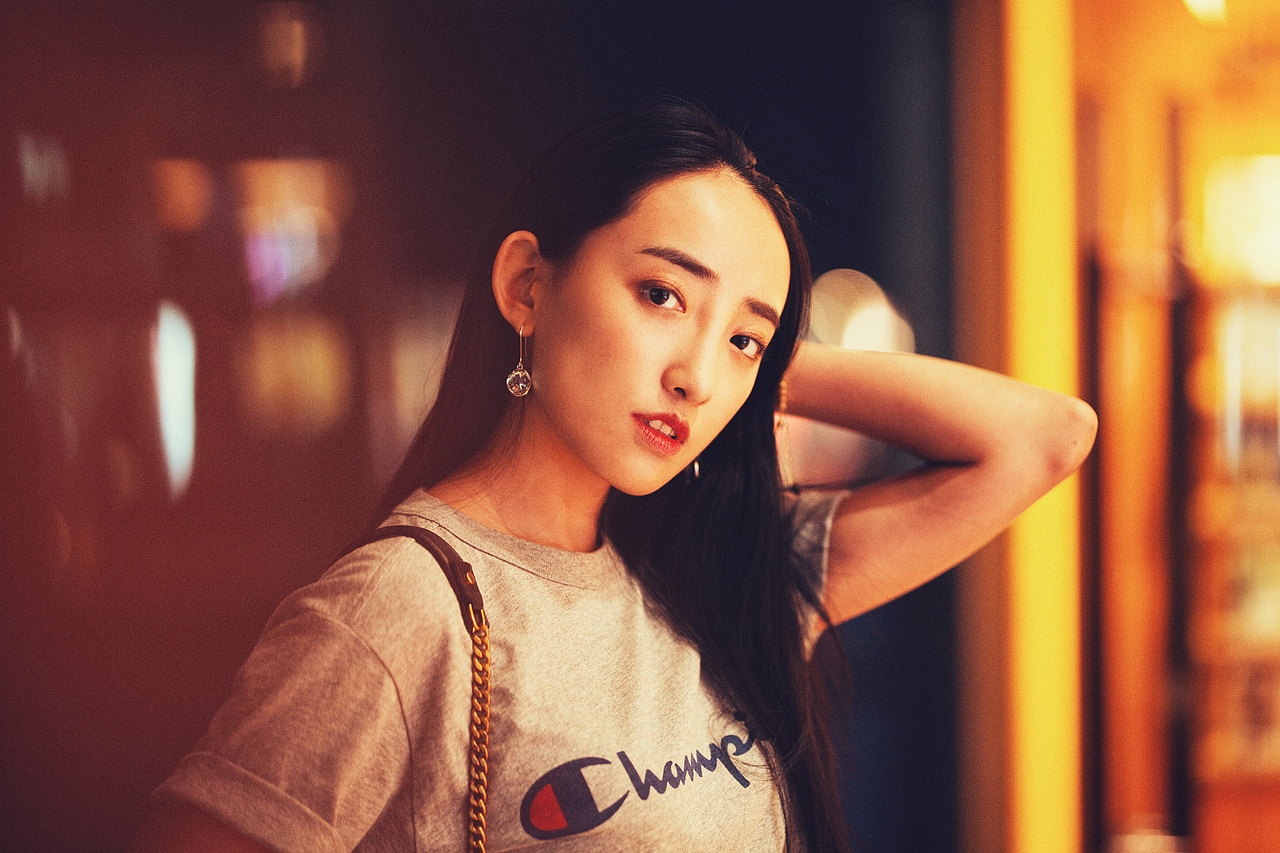 《夏夜》（图ZMTY0MDE5MTIw） - 人像摄影 - 站酷设计师喾葩原创素材 - 站酷ZCOOL