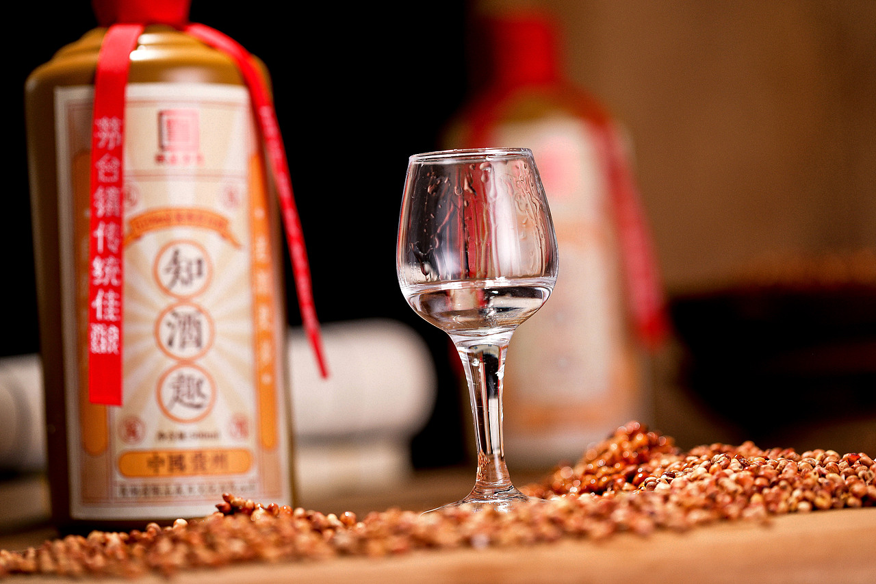 白酒（图ZMjQzMTYyMTY0） - 产品摄影 - 站酷设计师呆猫摄影原创素材 - 站酷ZCOOL
